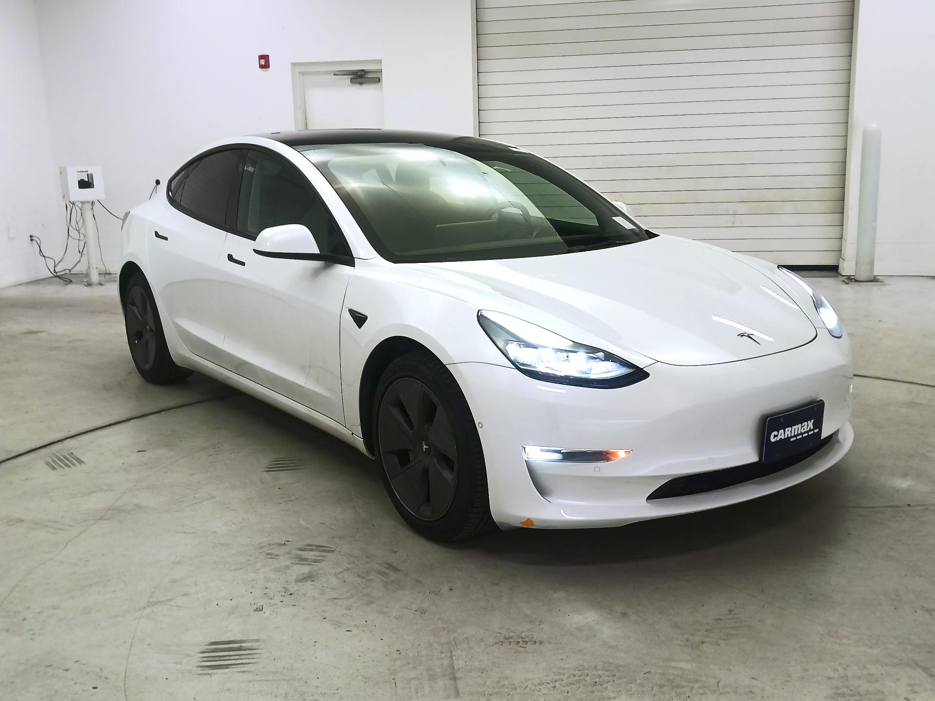 Thumbnail: 2022 Tesla Model 3 - 1