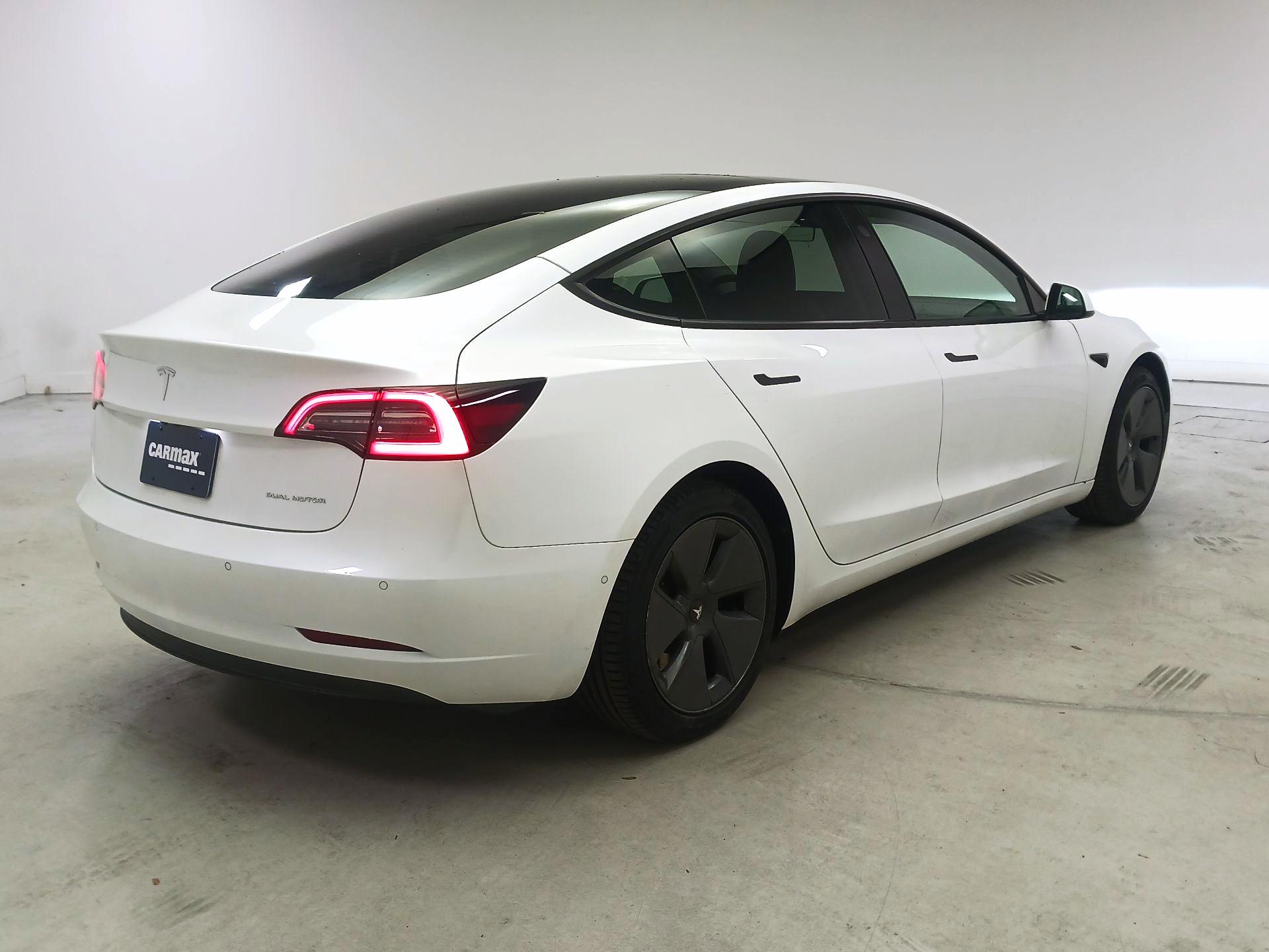 Thumbnail: 2022 Tesla Model 3 - 5