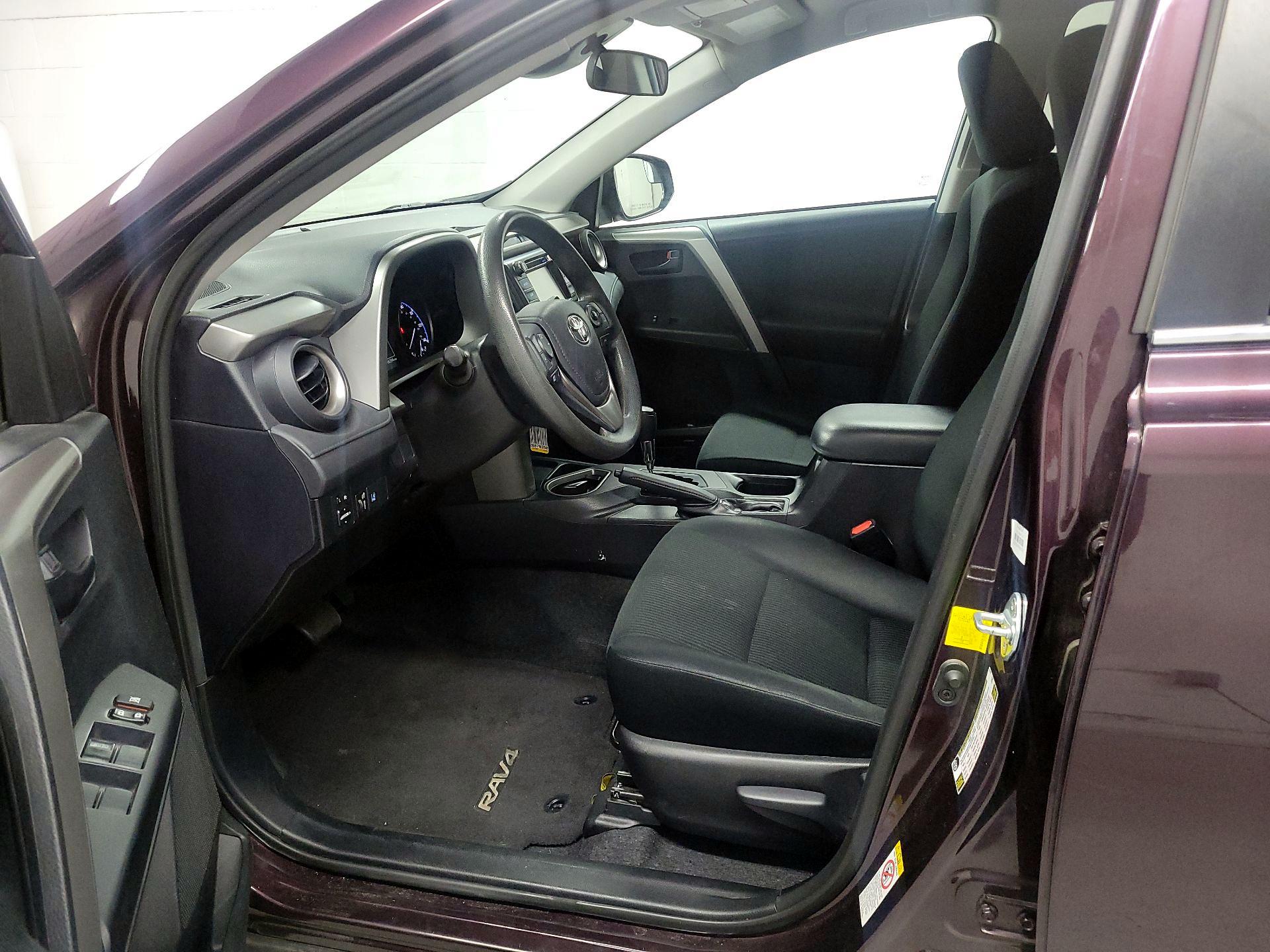 Thumbnail: 2017 Toyota RAV4 - 9