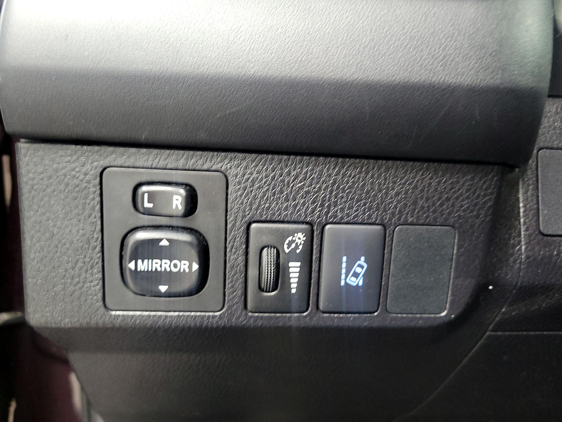 Thumbnail: 2017 Toyota RAV4 - 11