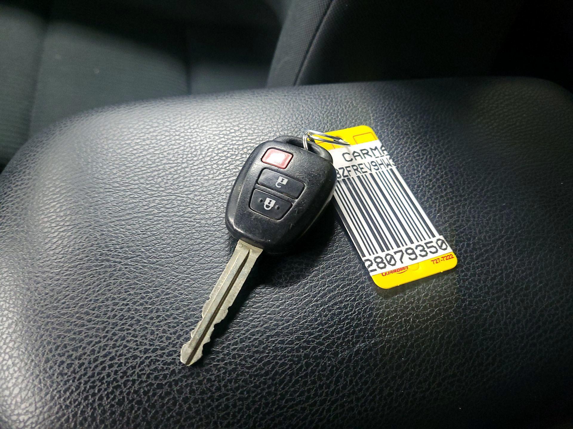 Thumbnail: 2017 Toyota RAV4 - 19