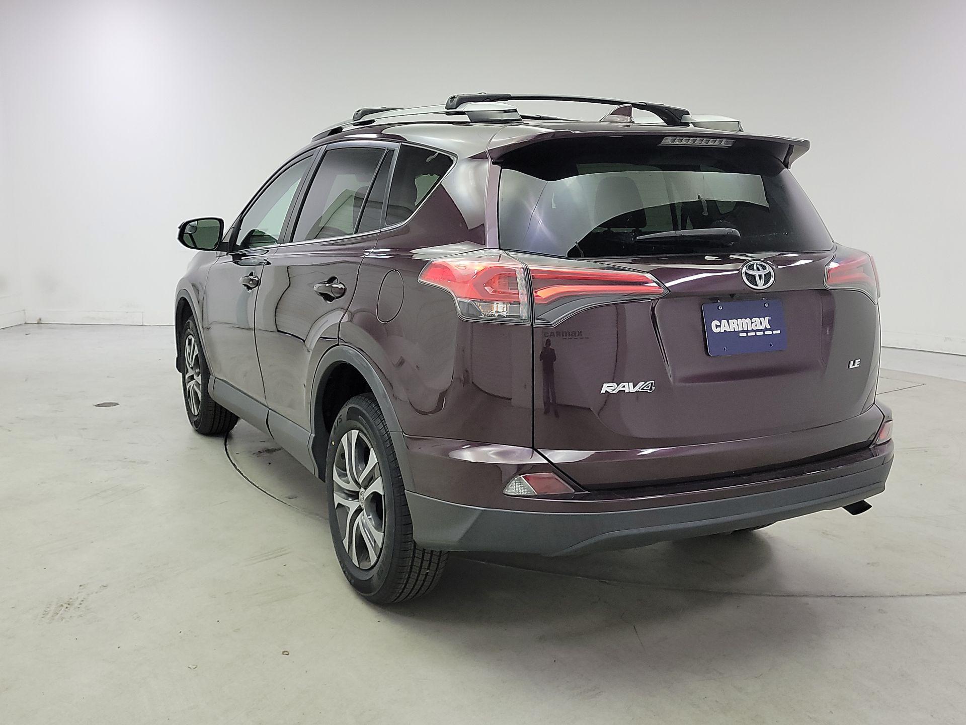 Thumbnail: 2017 Toyota RAV4 - 7