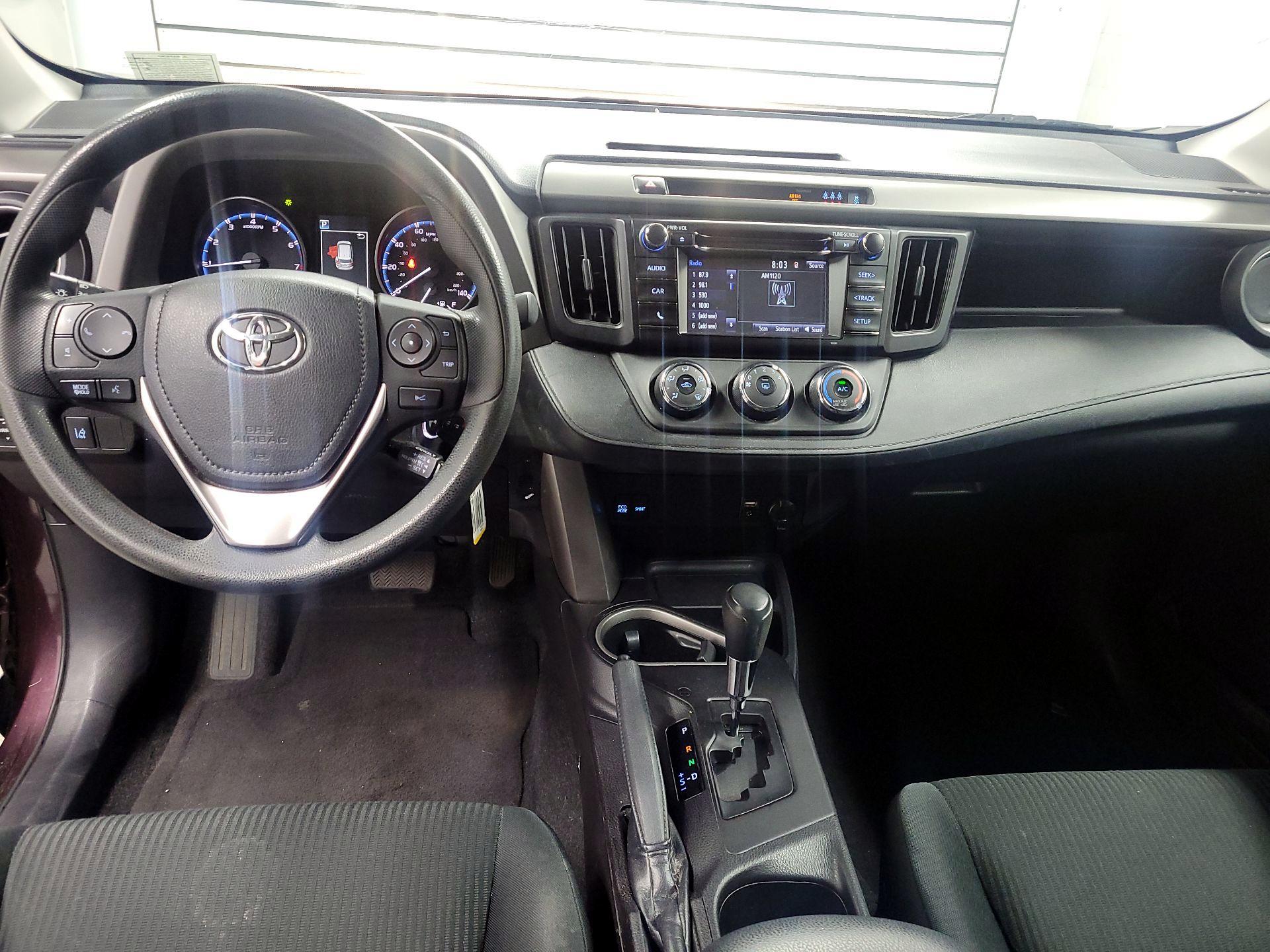 Thumbnail: 2017 Toyota RAV4 - 8