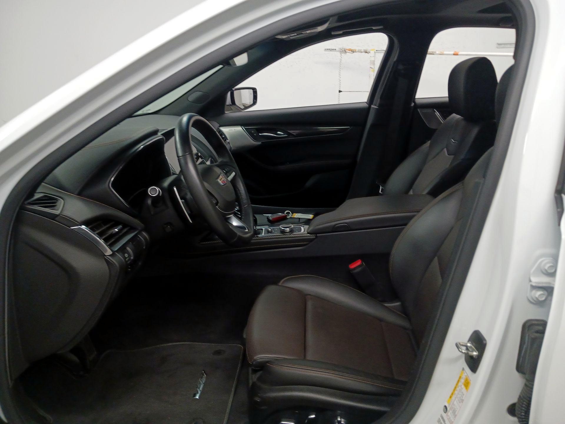 Thumbnail: 2022 Cadillac CT5 - 9