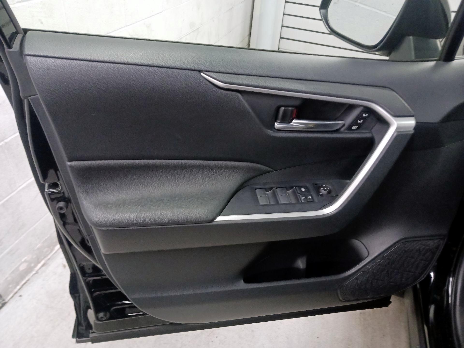 Thumbnail: 2024 Toyota RAV4 - 10