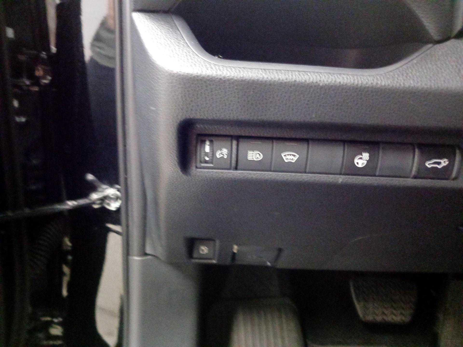 Thumbnail: 2024 Toyota RAV4 - 11