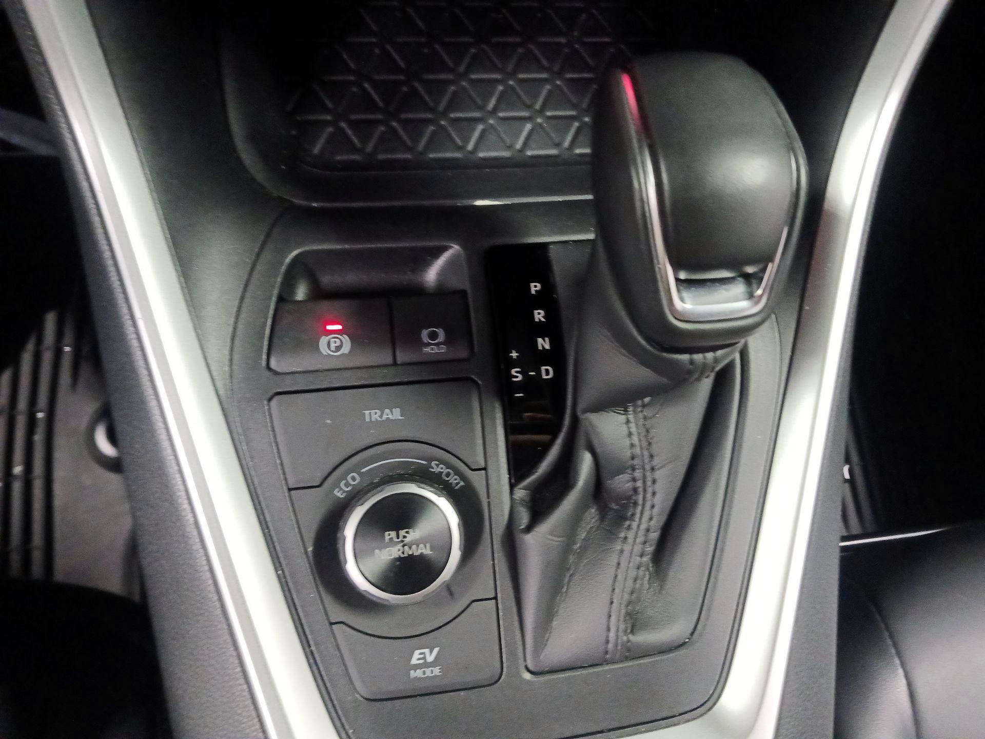 Thumbnail: 2024 Toyota RAV4 - 15