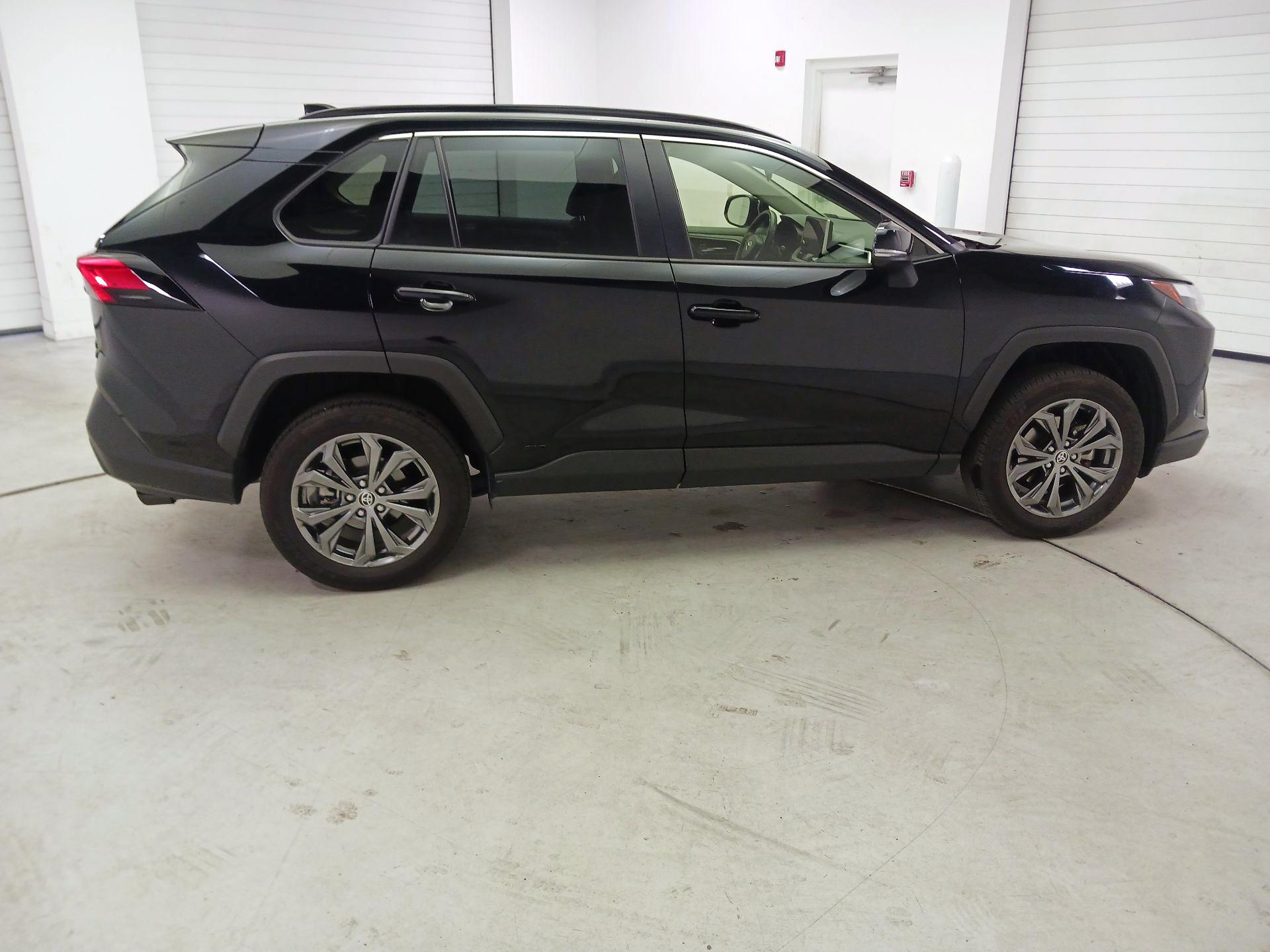 Thumbnail: 2024 Toyota RAV4 - 4