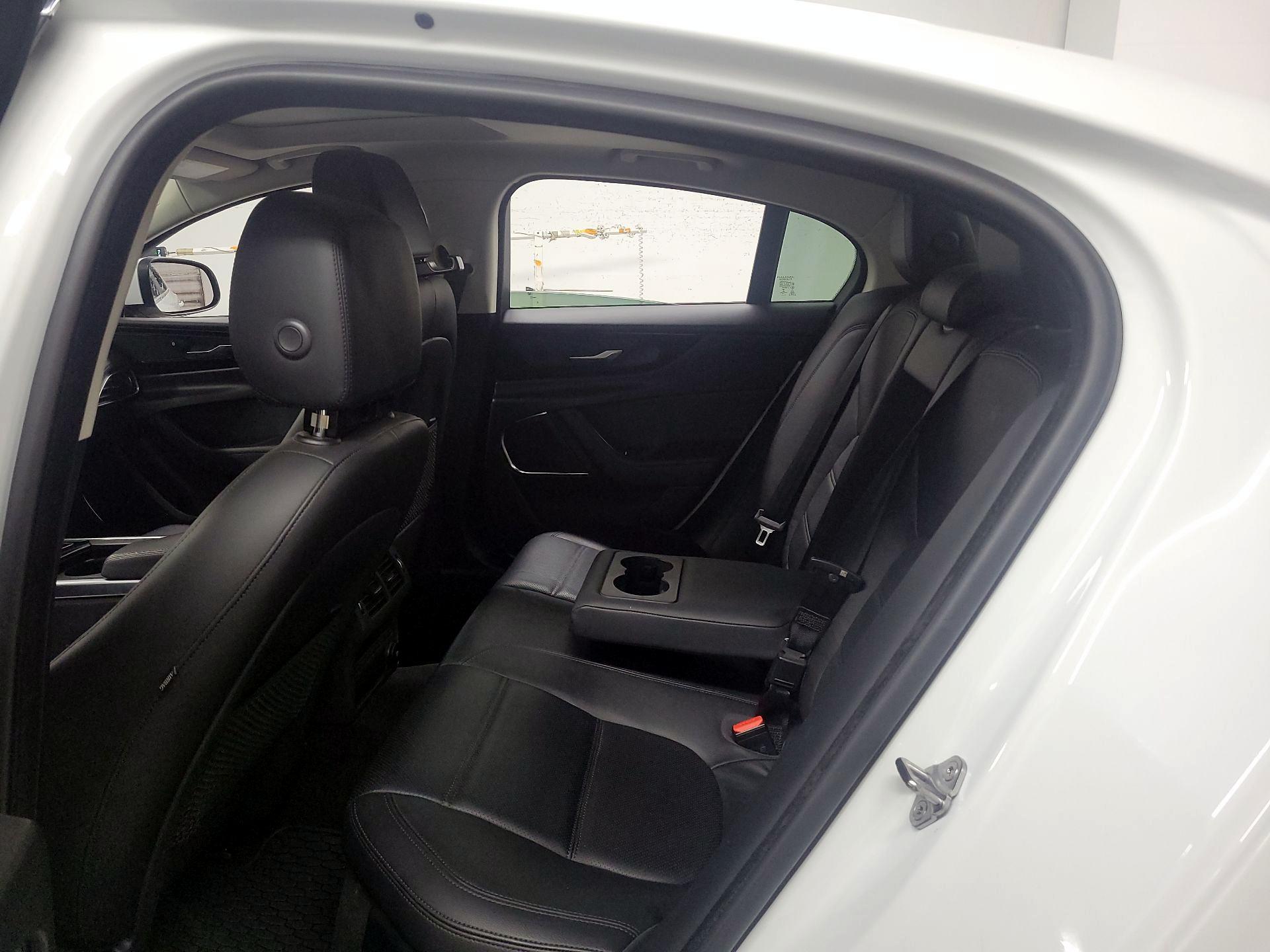 Thumbnail: 2020 Jaguar XE - 15