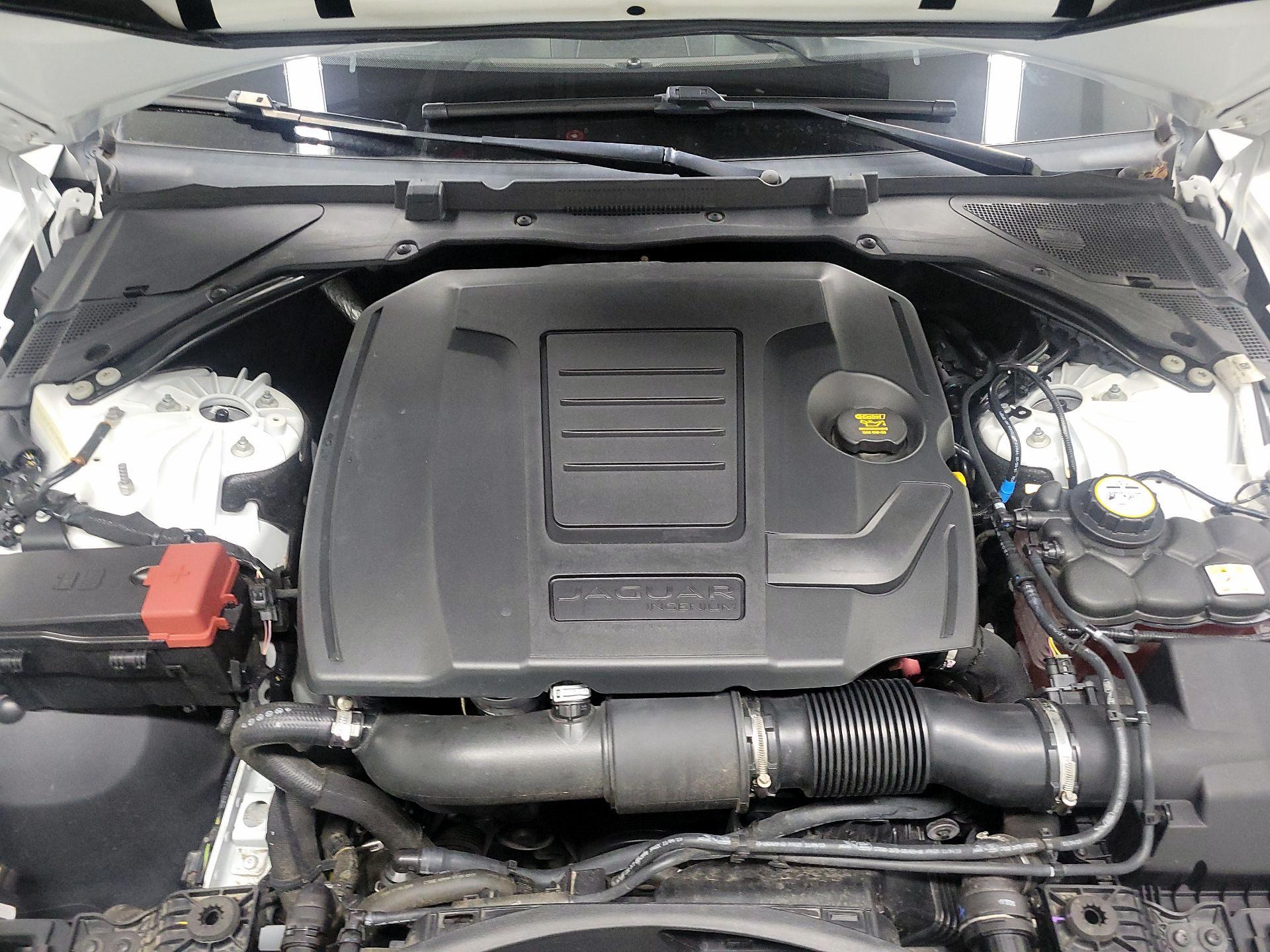 Thumbnail: 2020 Jaguar XE - 17