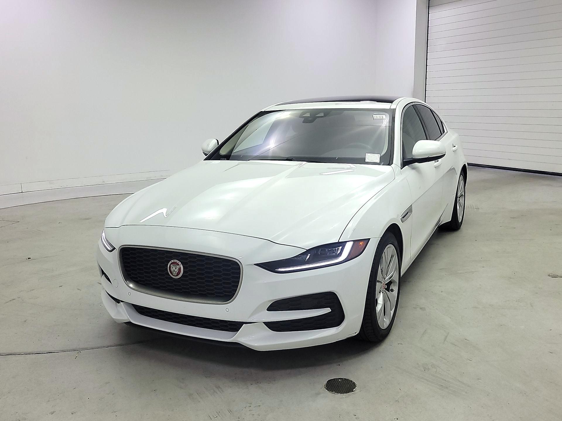 Thumbnail: 2020 Jaguar XE - 3