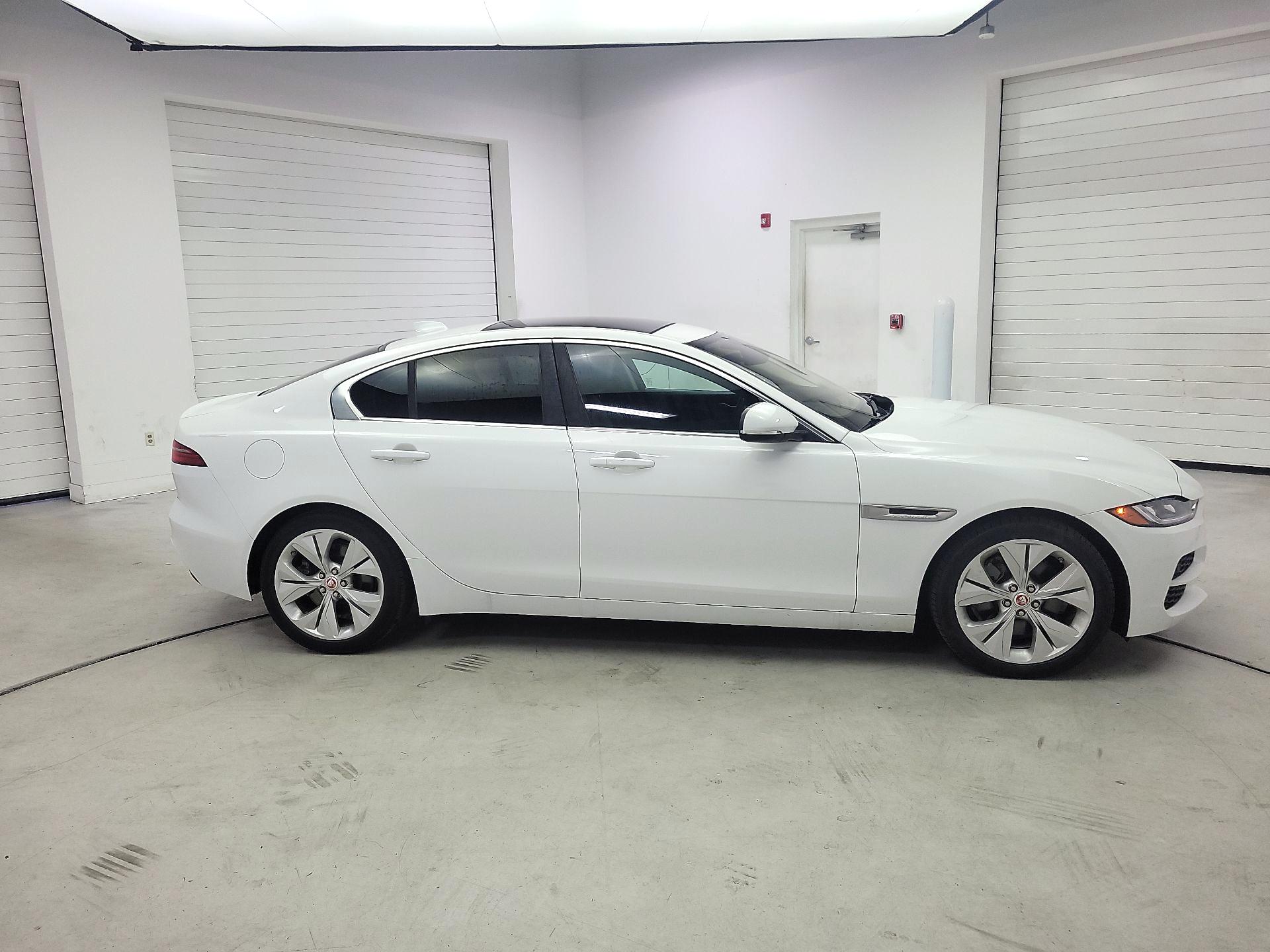 Thumbnail: 2020 Jaguar XE - 4