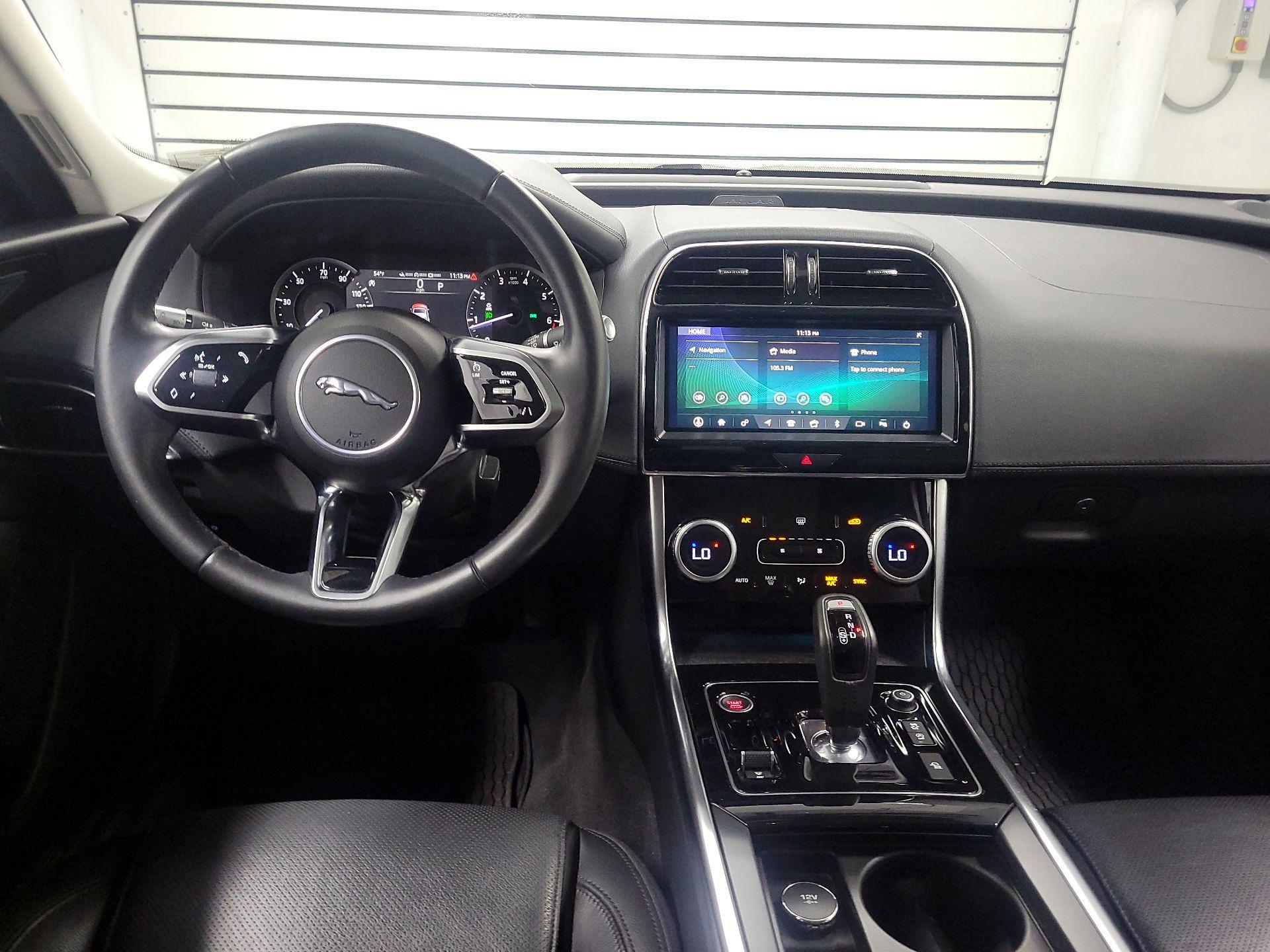 Thumbnail: 2020 Jaguar XE - 8