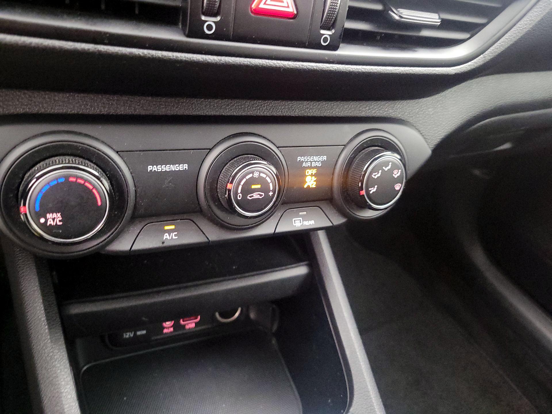 Thumbnail: 2020 Kia Forte - 16