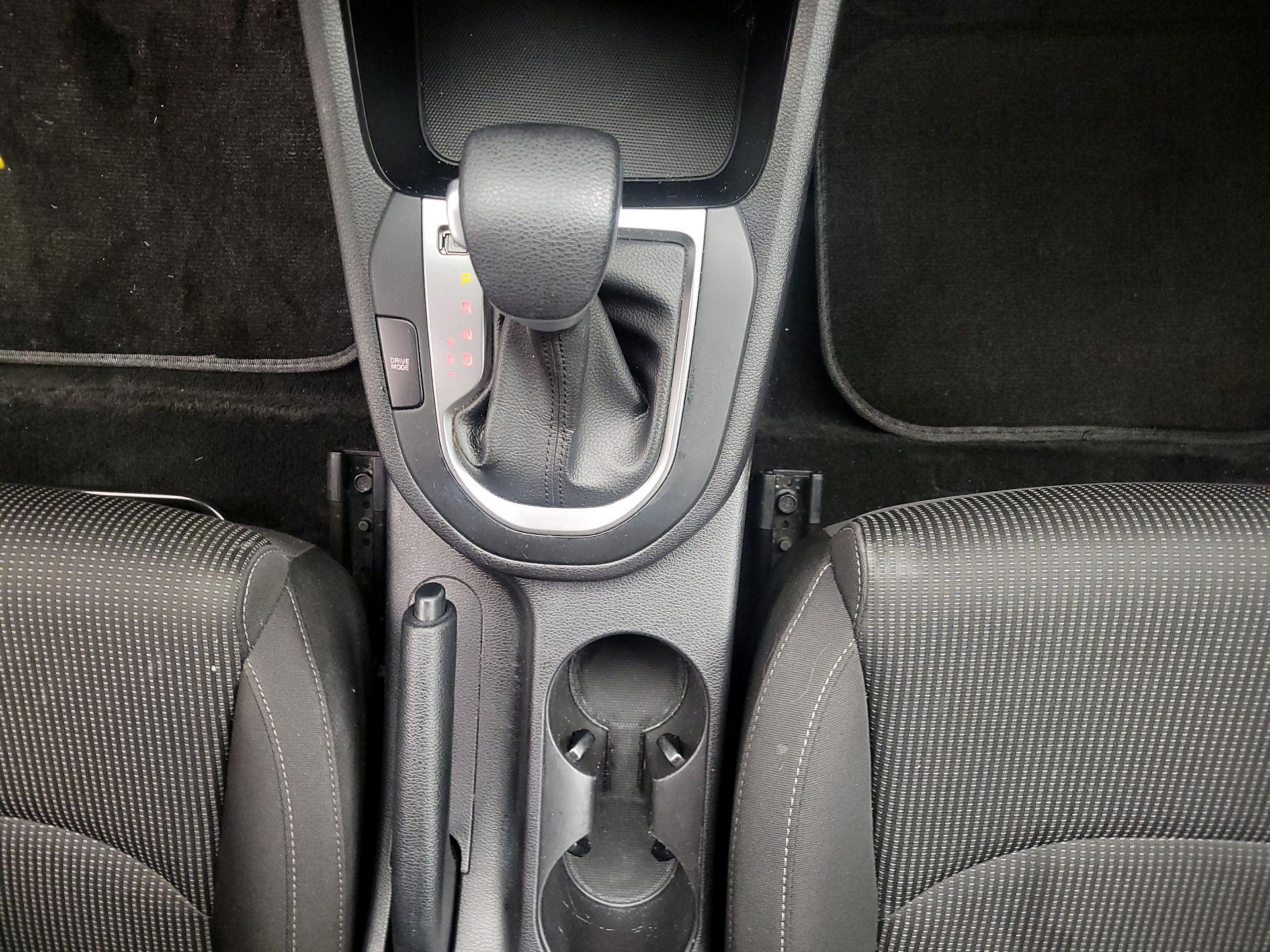 Thumbnail: 2020 Kia Forte - 17