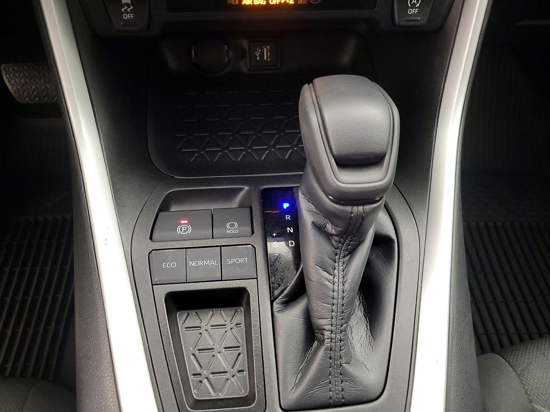 Thumbnail: 2023 Toyota RAV4 - 18