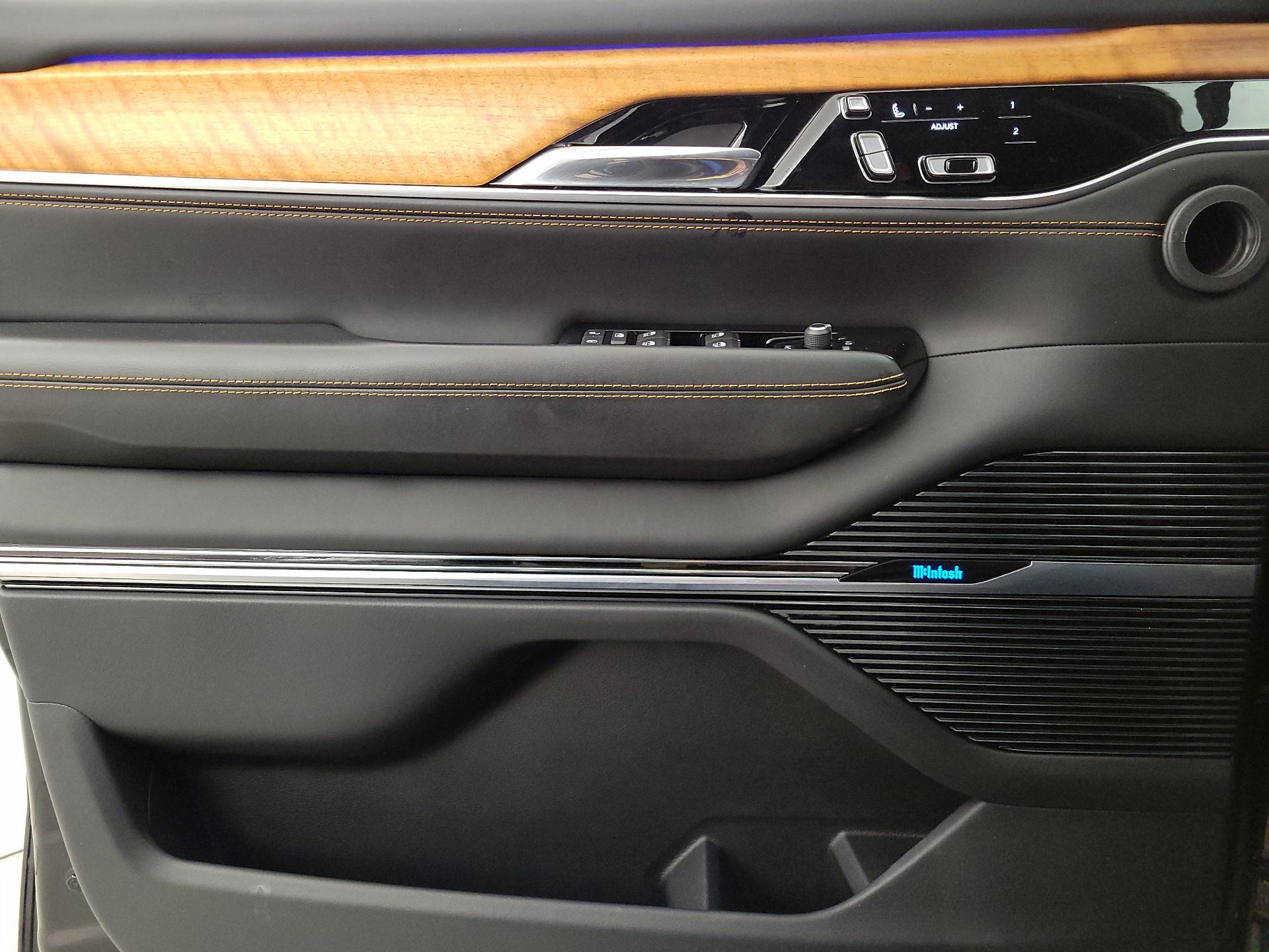 Thumbnail: 2022 Jeep Grand Wagoneer - 12