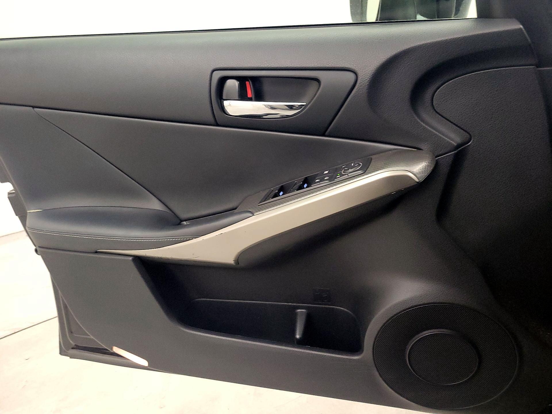 Thumbnail: 2014 Lexus IS - 12