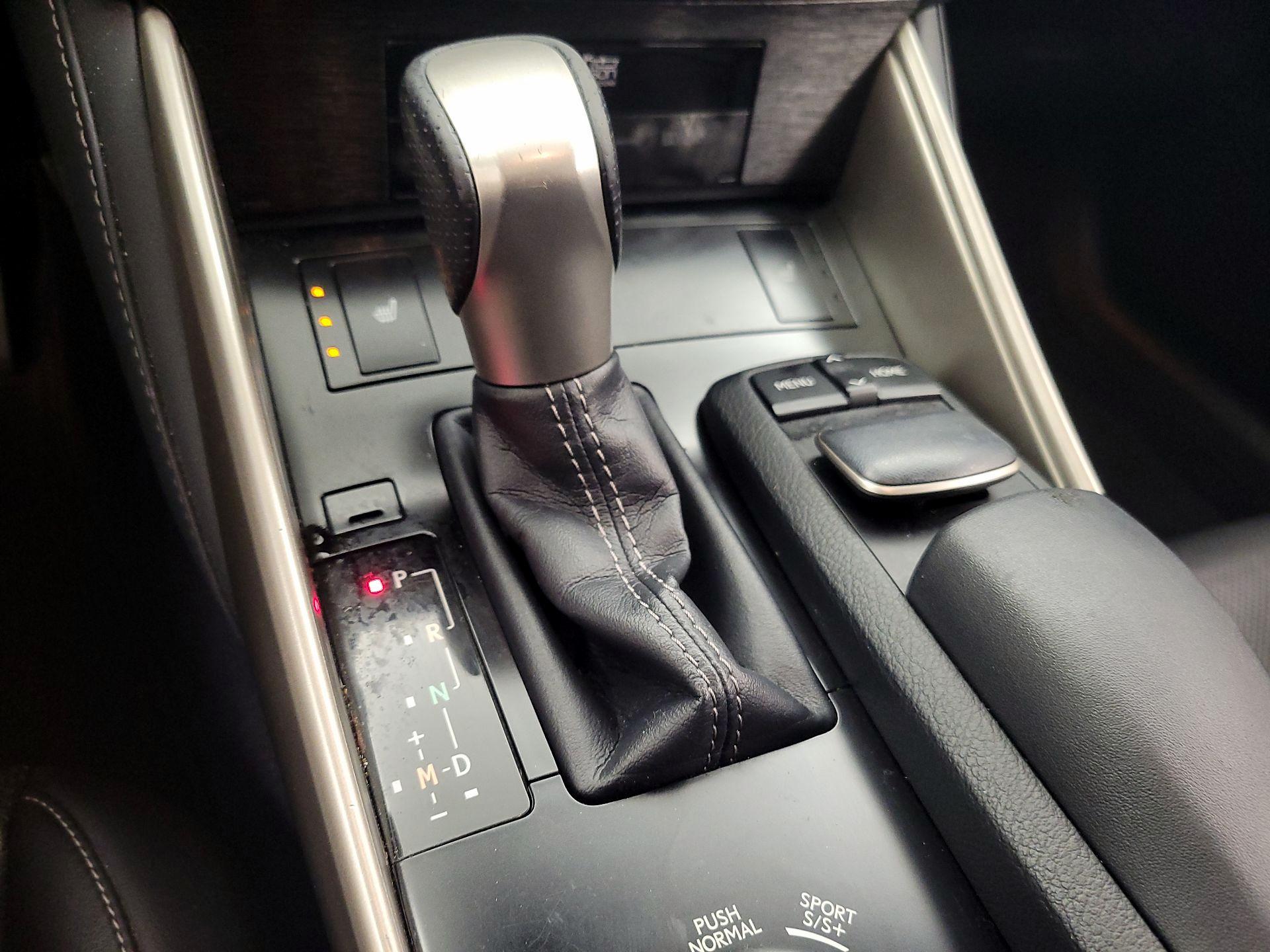 Thumbnail: 2014 Lexus IS - 18