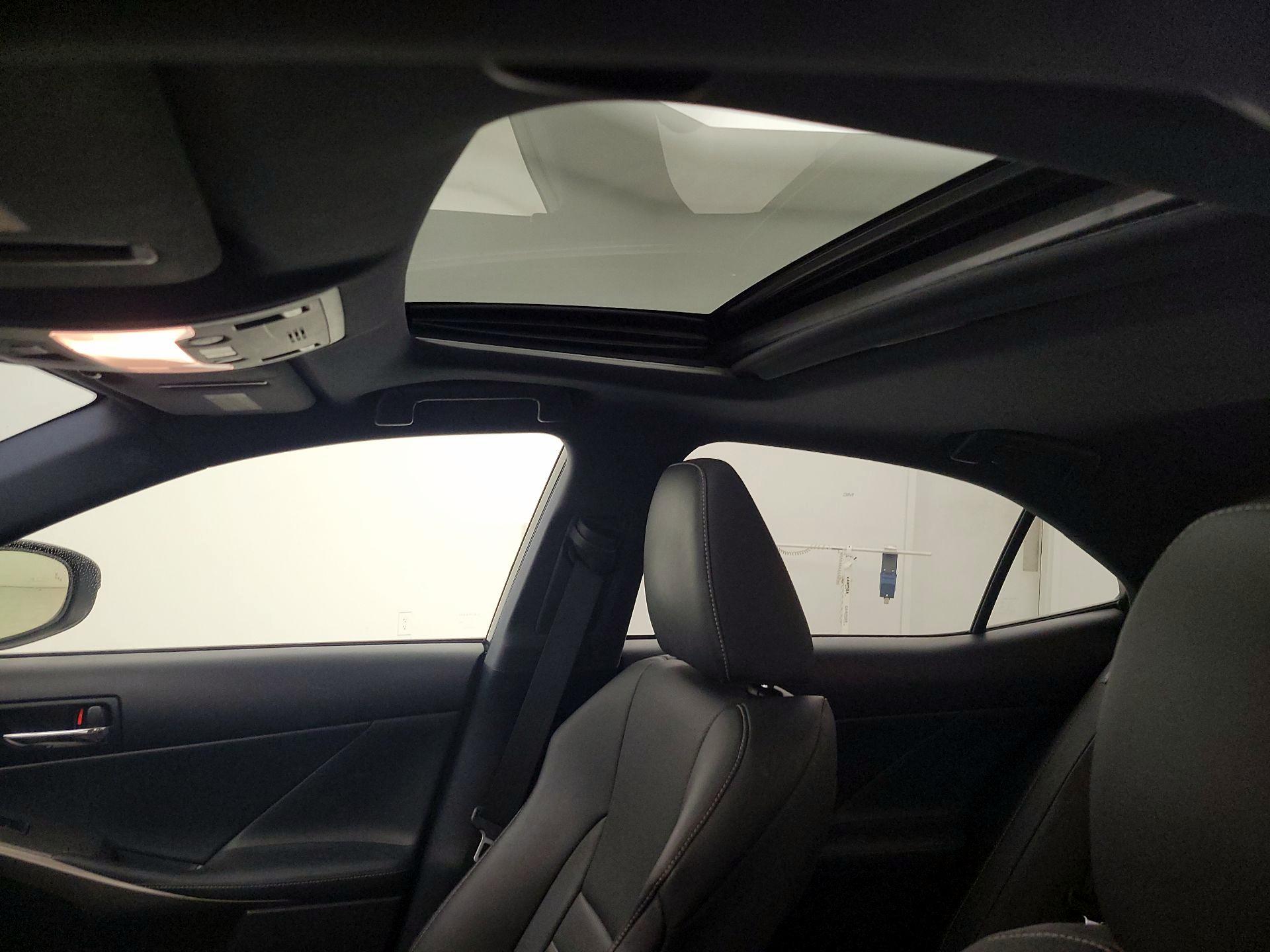 Thumbnail: 2014 Lexus IS - 20