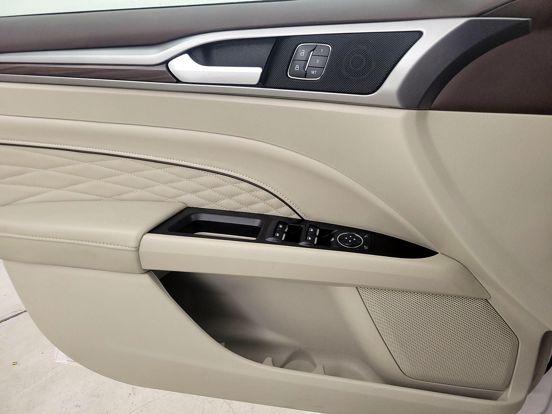 Thumbnail: 2017 Ford Fusion - 12