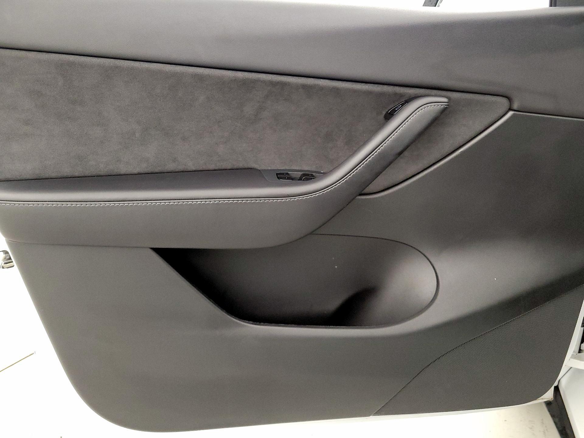 Thumbnail: 2021 Tesla Model Y - 12