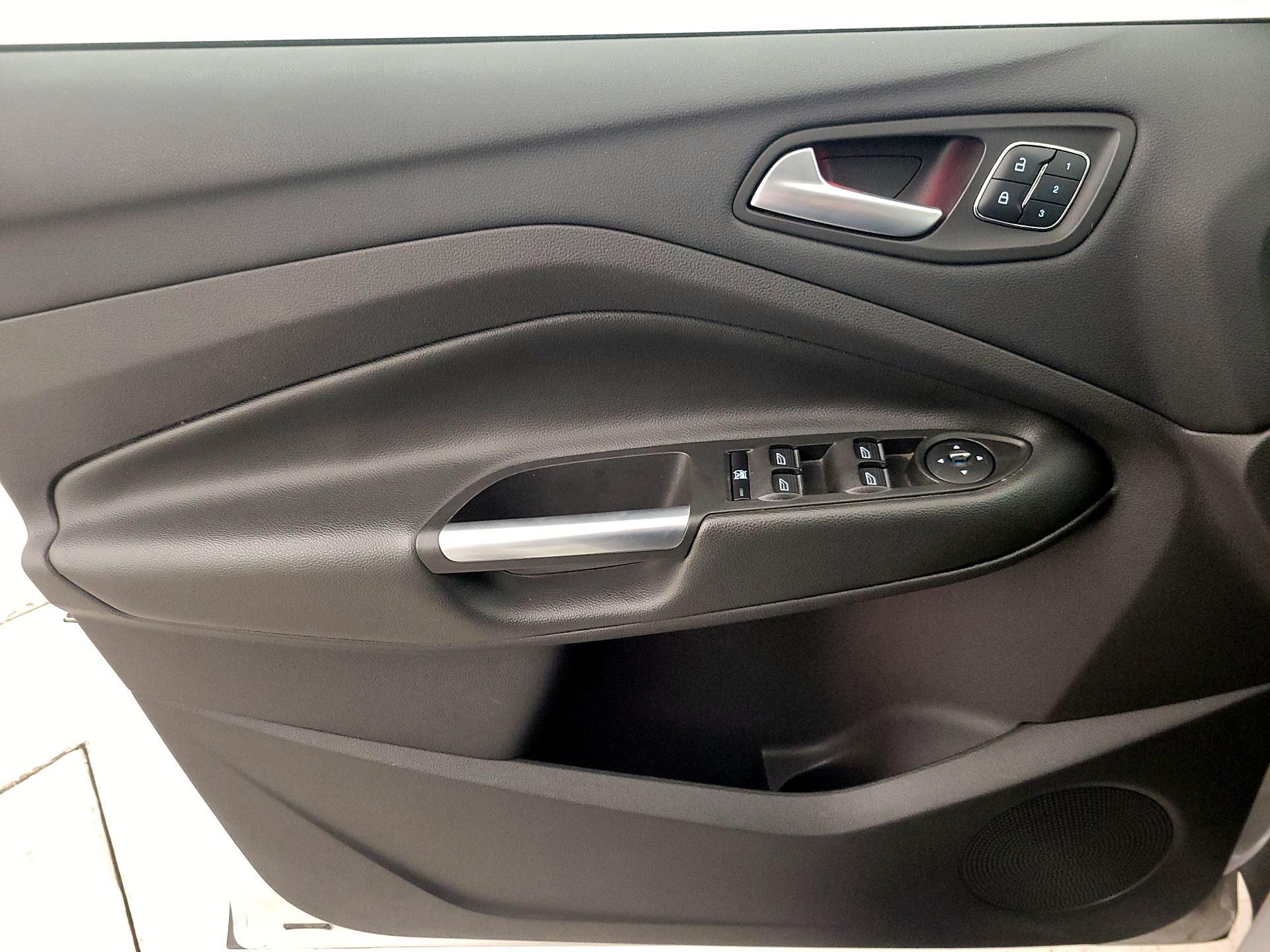 Thumbnail: 2016 Ford Escape - 12