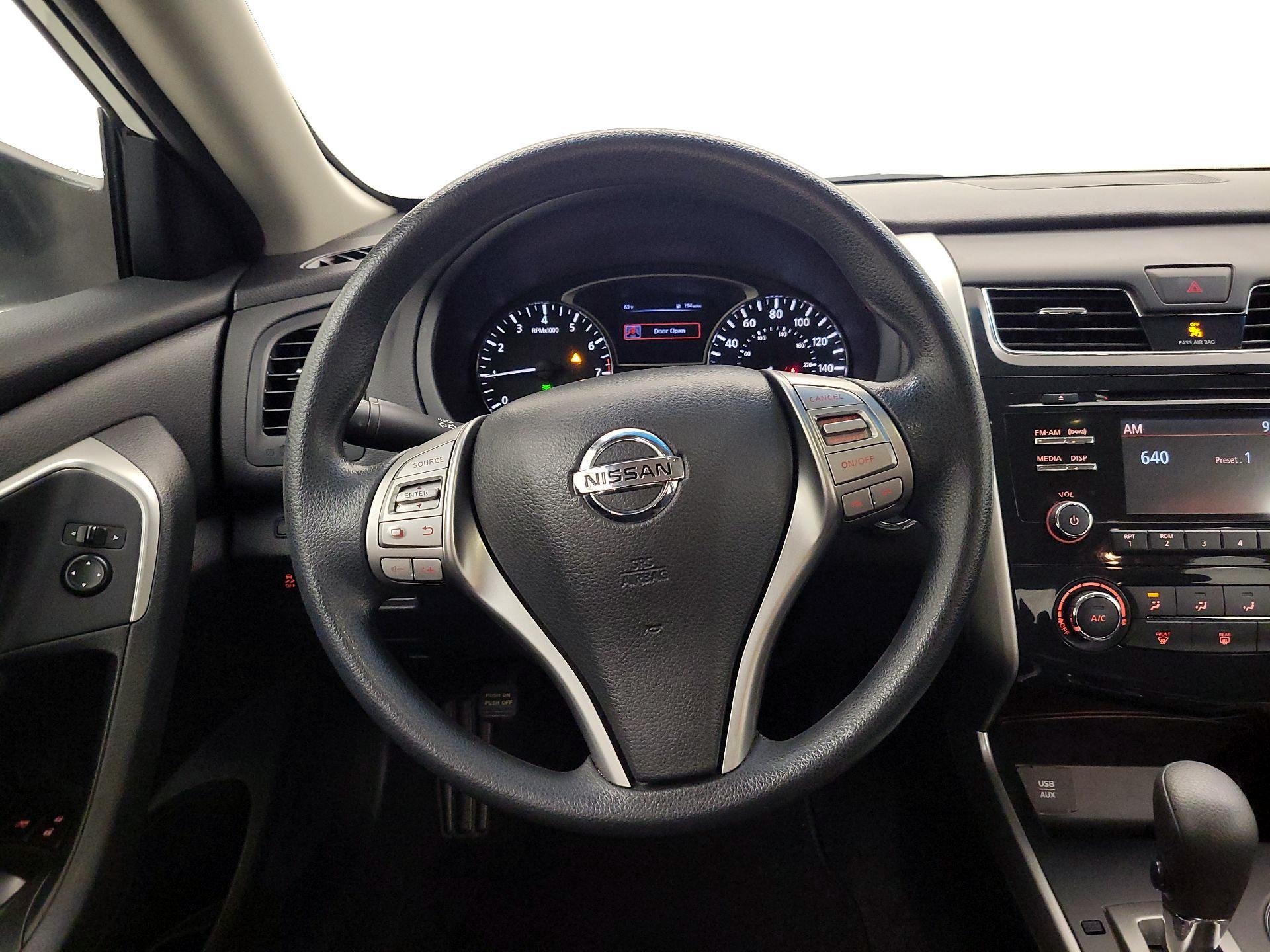 Thumbnail: 2015 Nissan Altima - 10