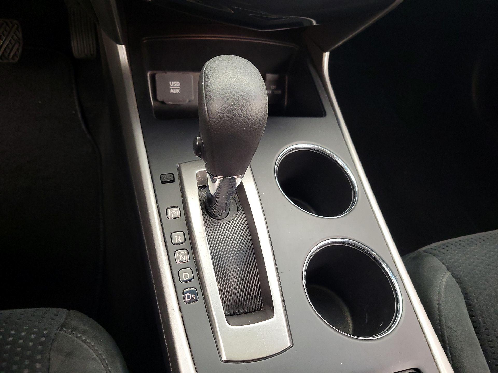 Thumbnail: 2015 Nissan Altima - 17