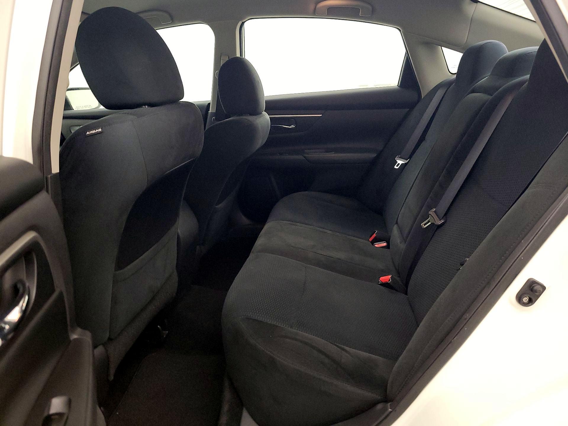 Thumbnail: 2015 Nissan Altima - 19