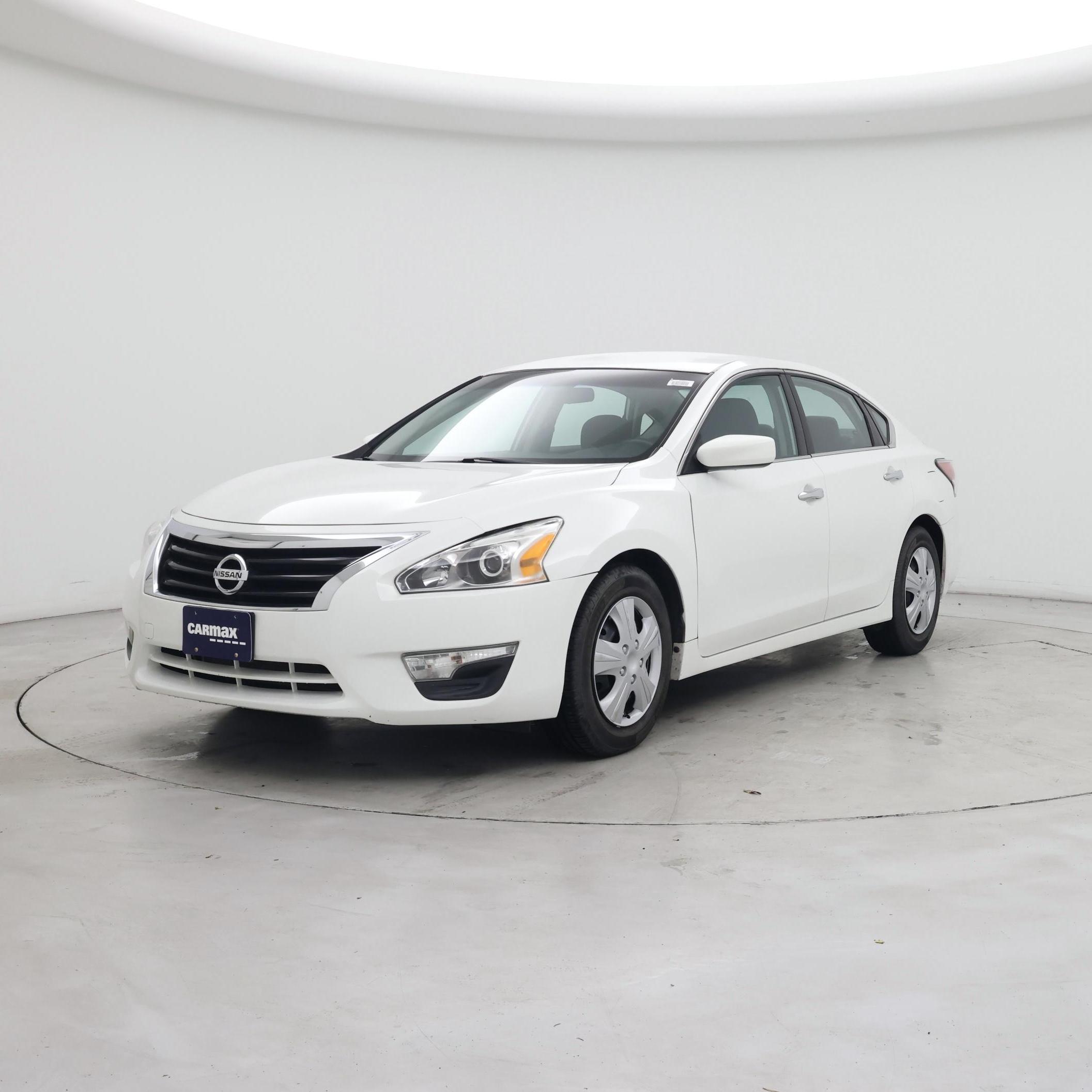 Thumbnail: 2015 Nissan Altima - 4