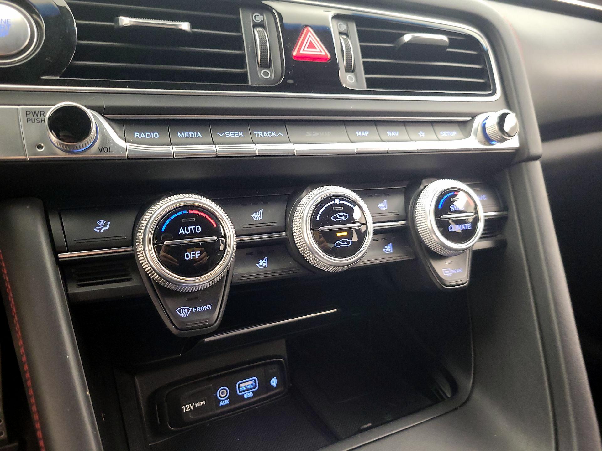 Thumbnail: 2019 Genesis G70 - 16