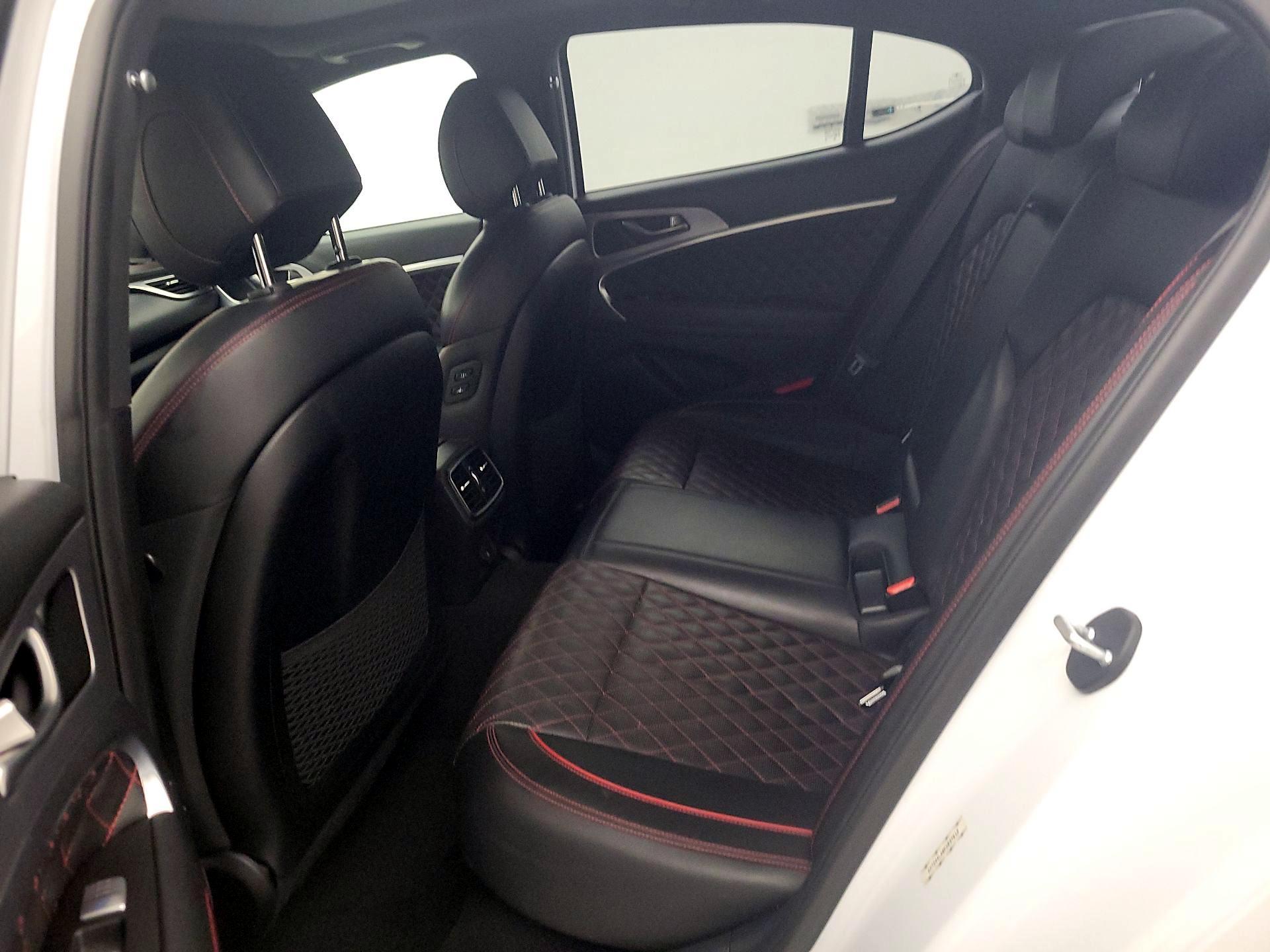 Thumbnail: 2019 Genesis G70 - 19