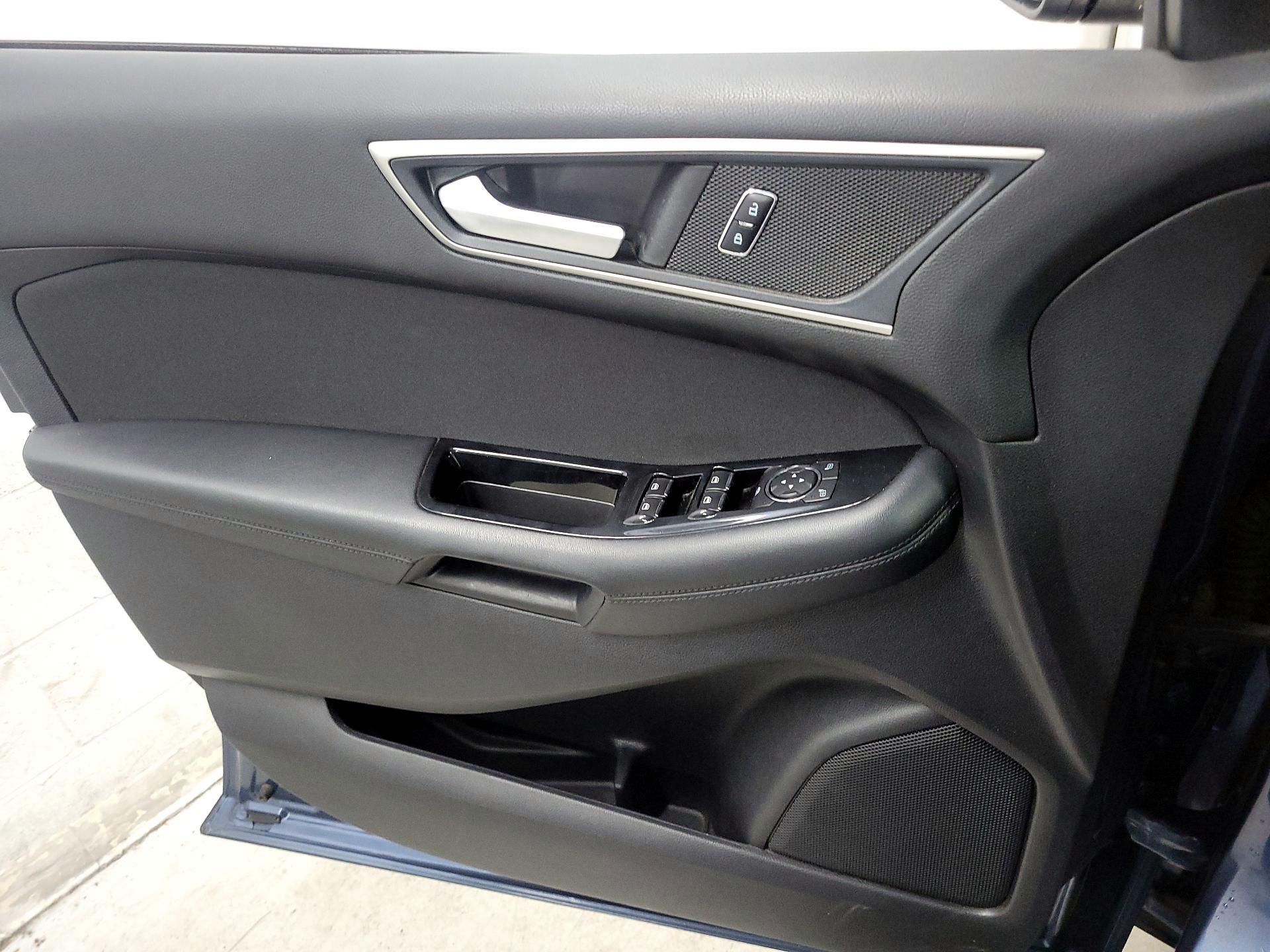 Thumbnail: 2018 Ford Edge - 10