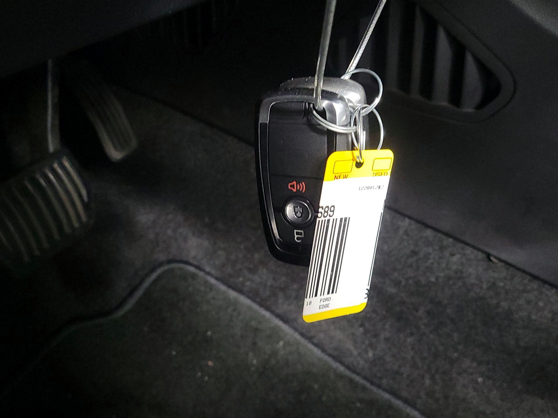 Thumbnail: 2018 Ford Edge - 17