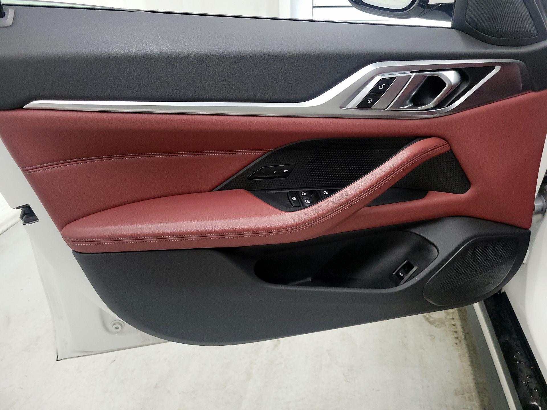 Thumbnail: 2022 BMW i4 - 12