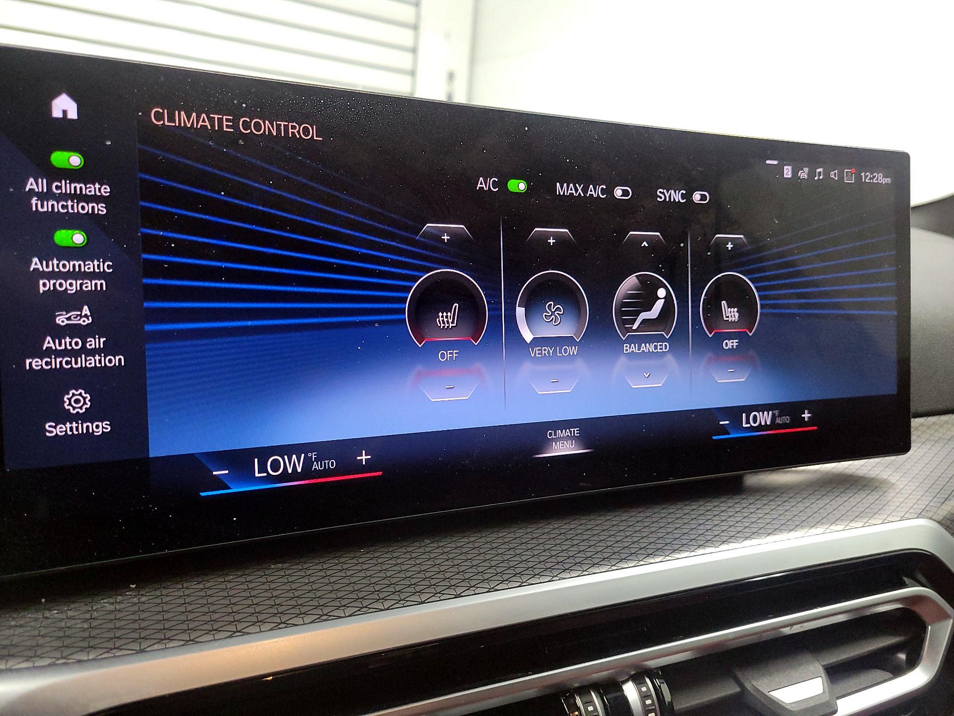 Thumbnail: 2022 BMW i4 - 17