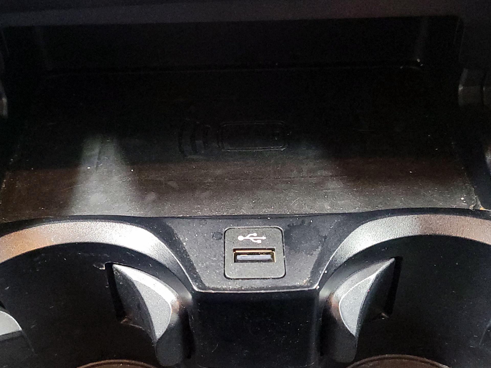 Thumbnail: 2022 BMW i4 - 19