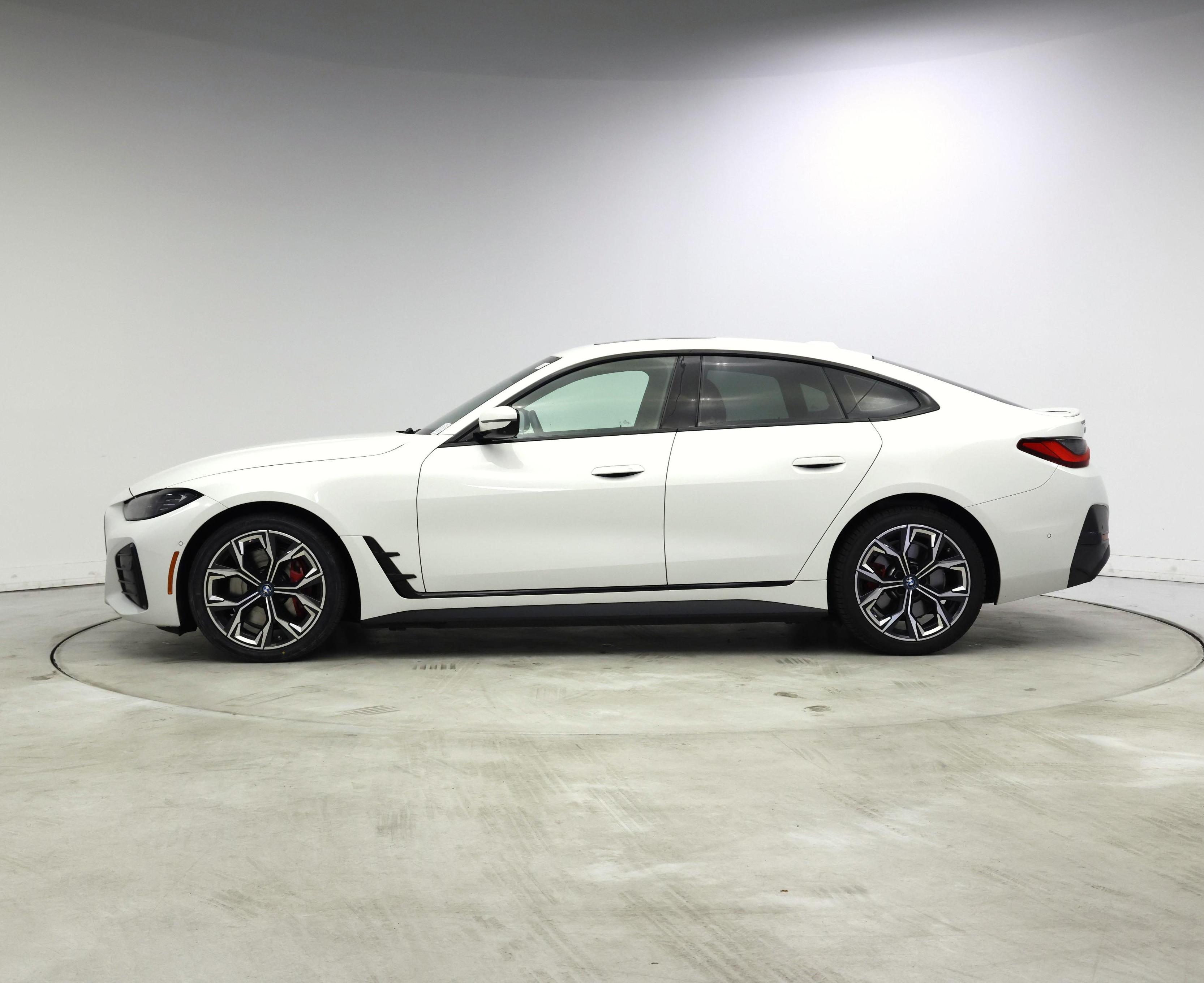 Thumbnail: 2022 BMW i4 - 3