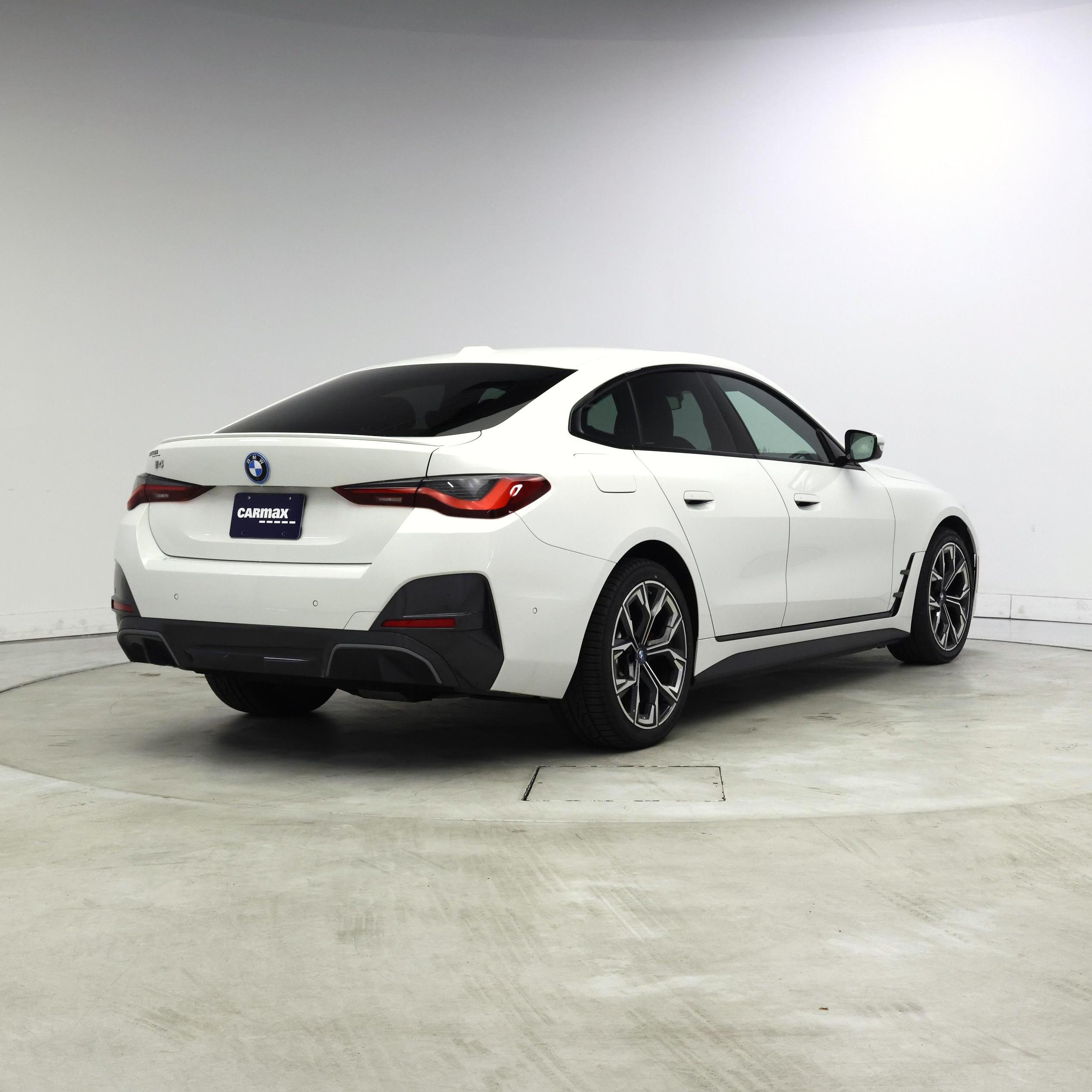 Thumbnail: 2022 BMW i4 - 8