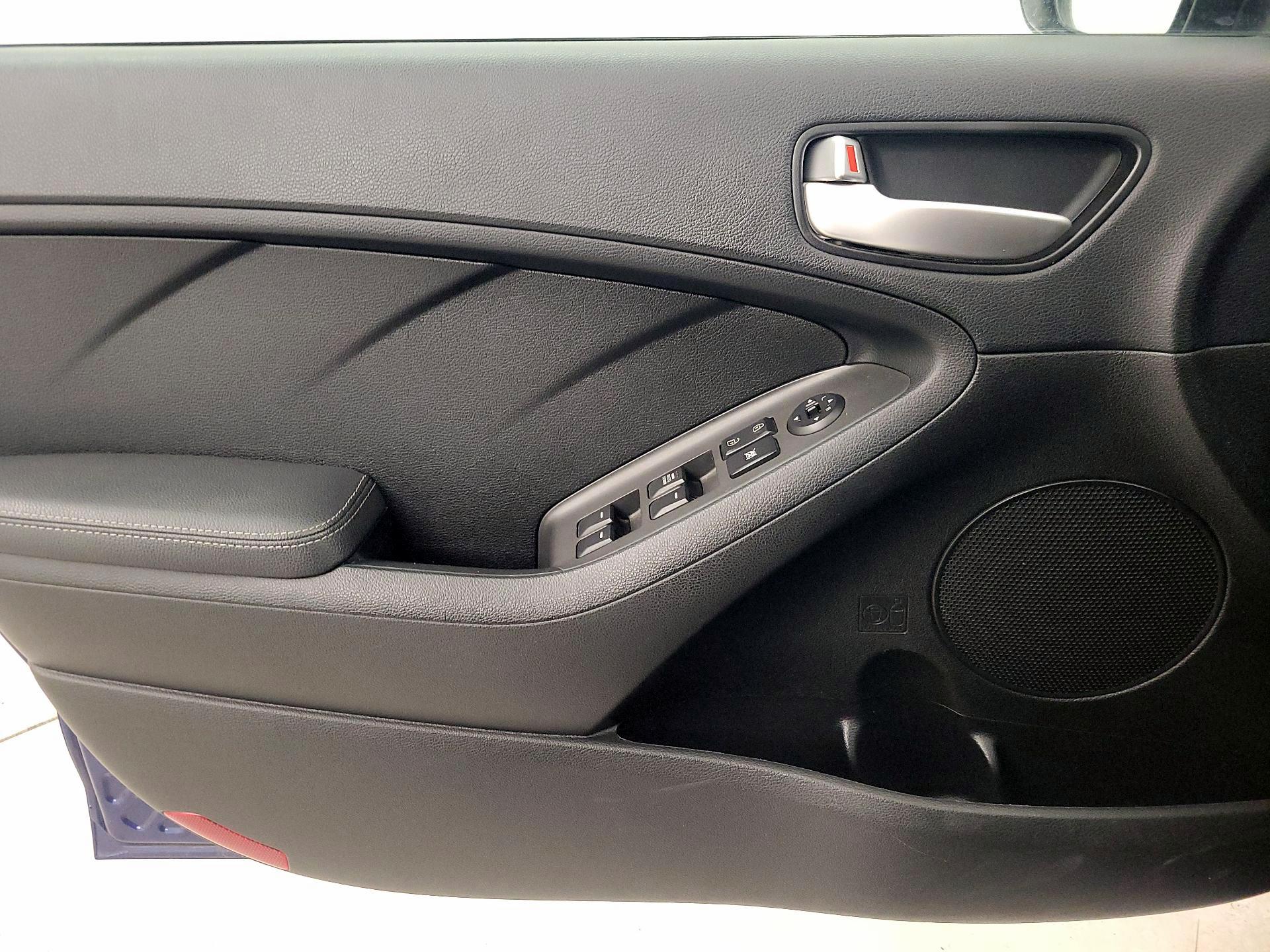 Thumbnail: 2018 Kia Forte - 12