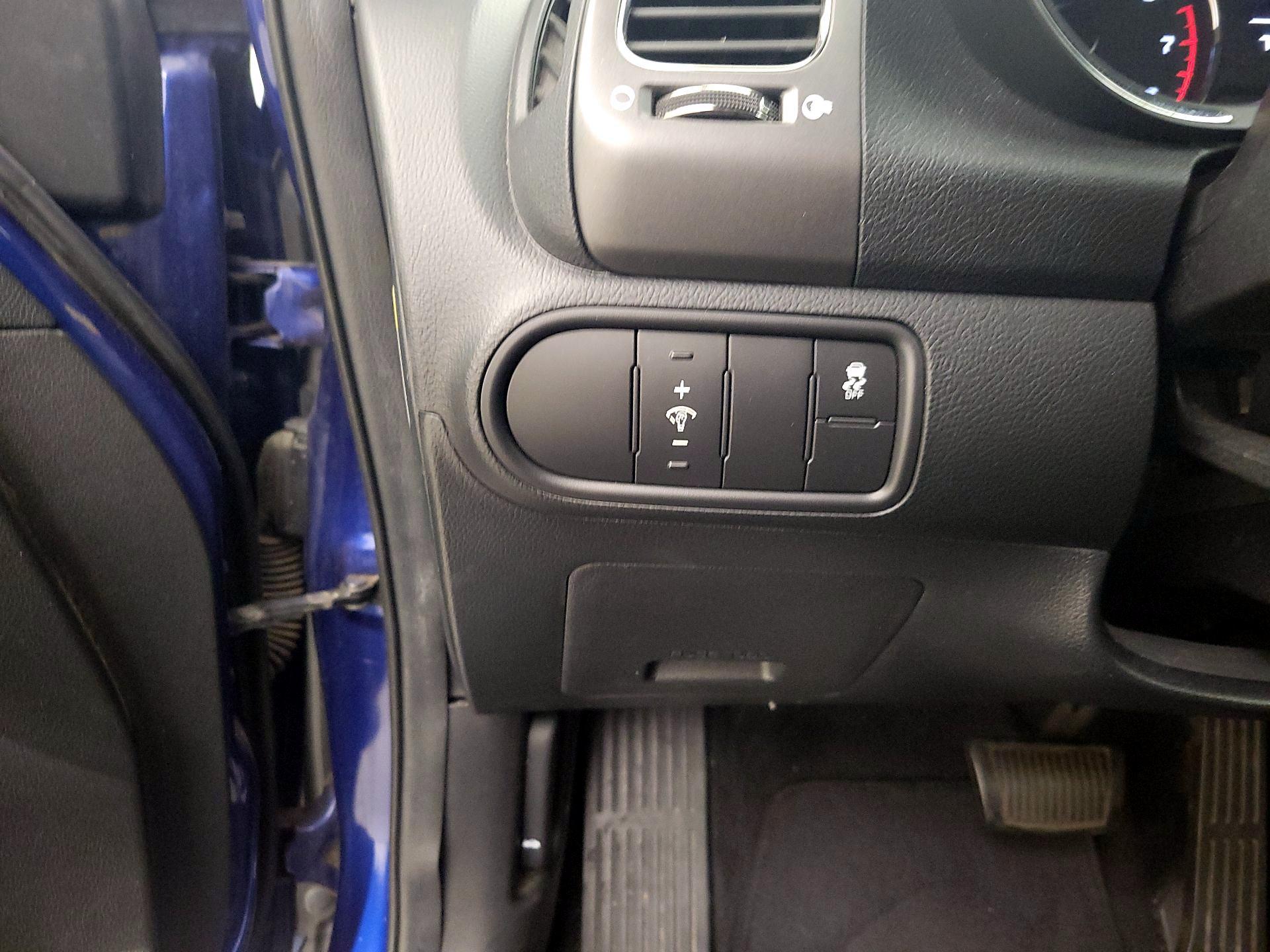 Thumbnail: 2018 Kia Forte - 13