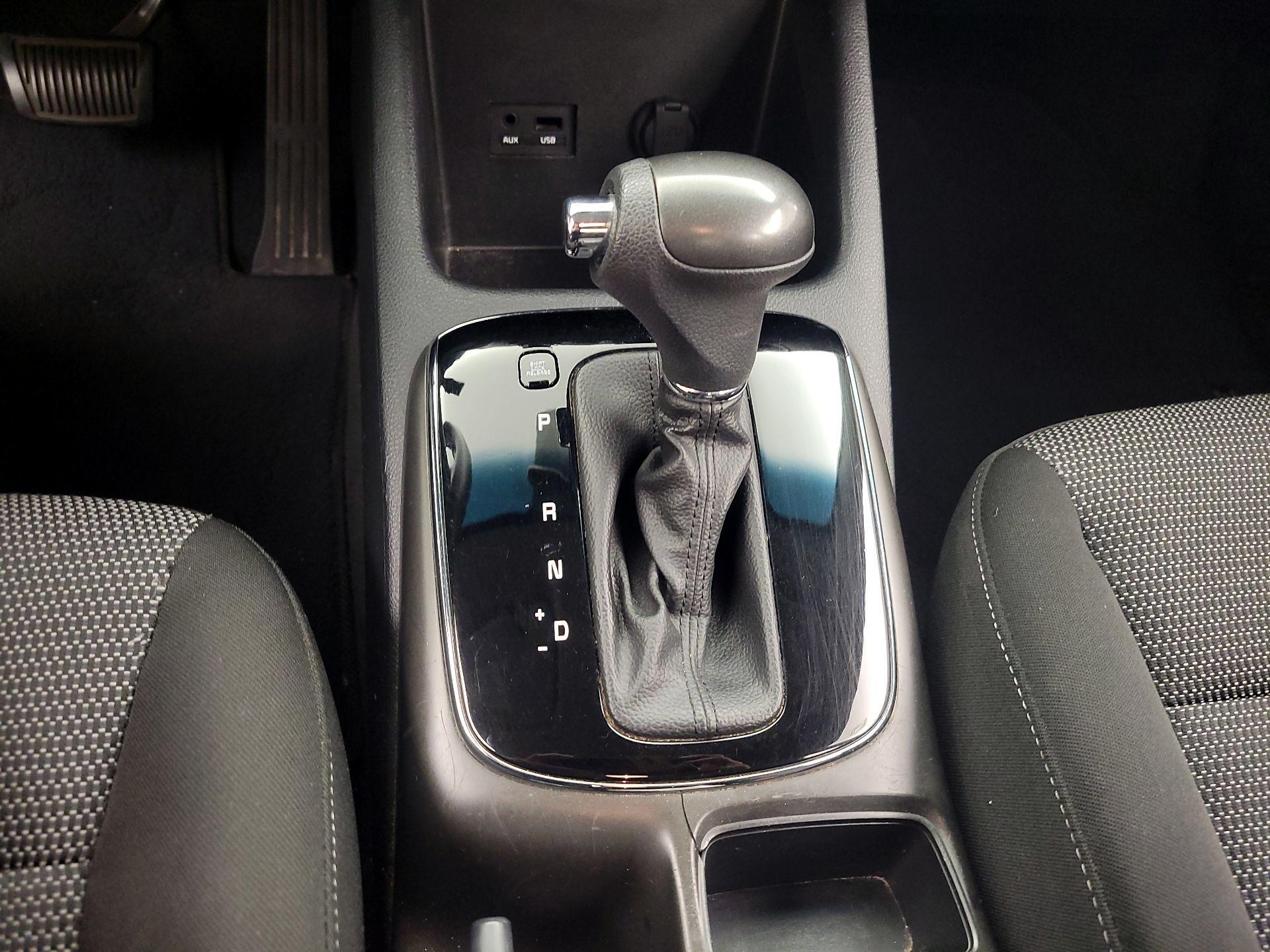 Thumbnail: 2018 Kia Forte - 16