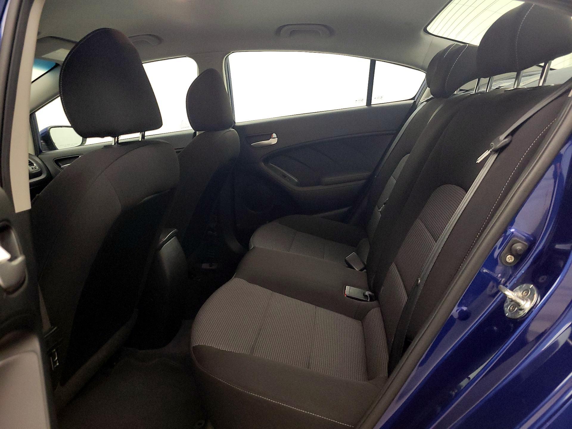 Thumbnail: 2018 Kia Forte - 18