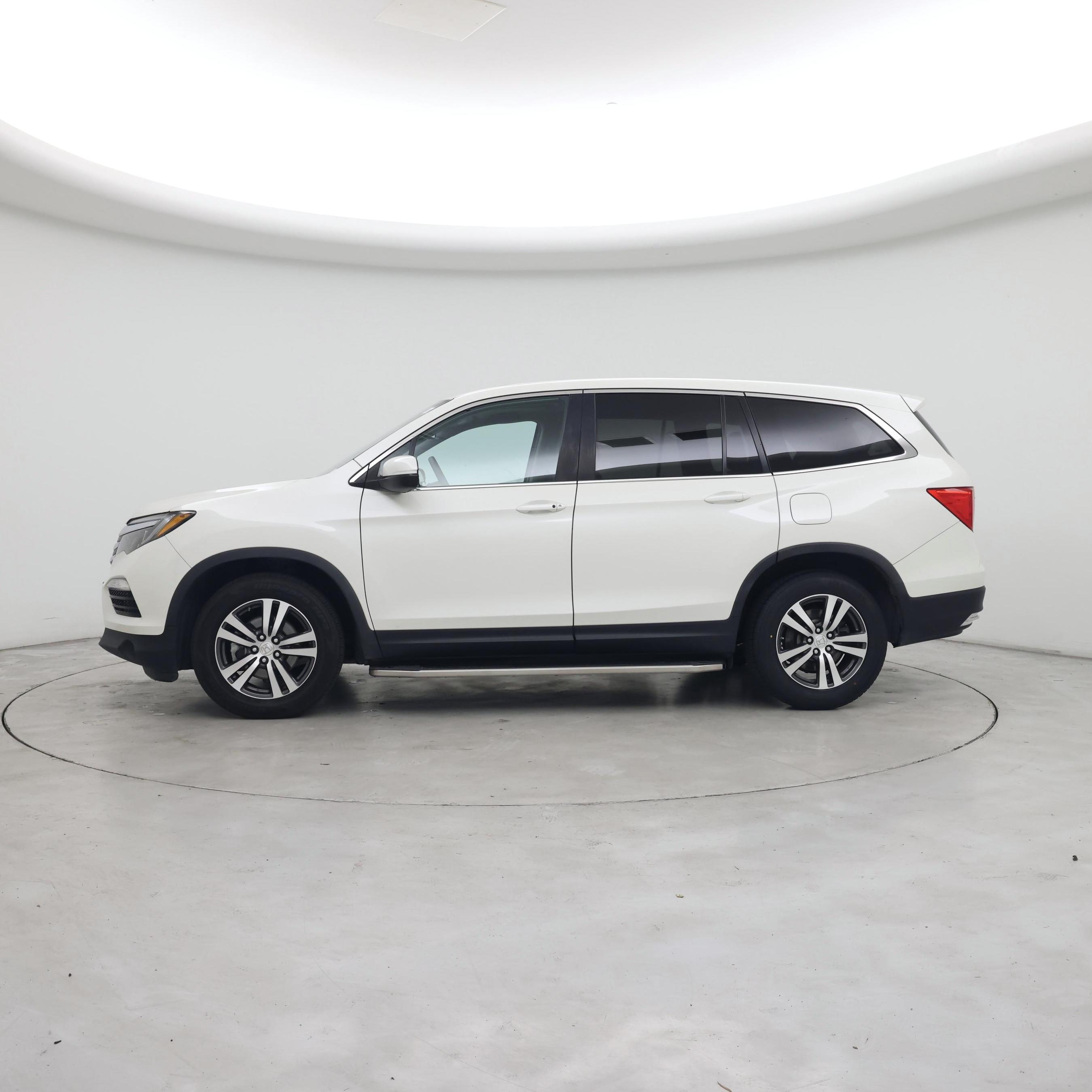 Thumbnail: 2018 Honda Pilot - 3