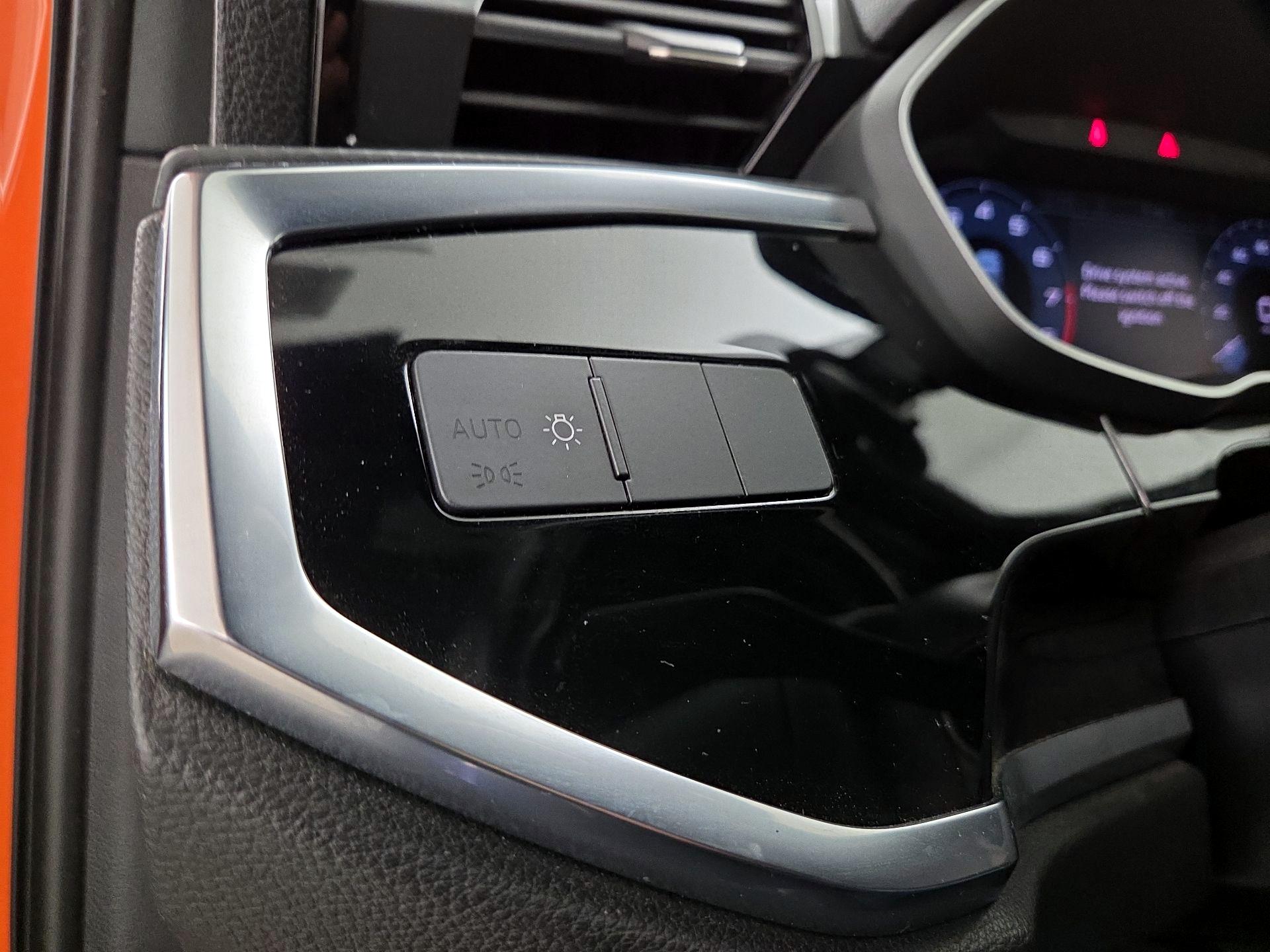 Thumbnail: 2020 Audi Q3 - 13