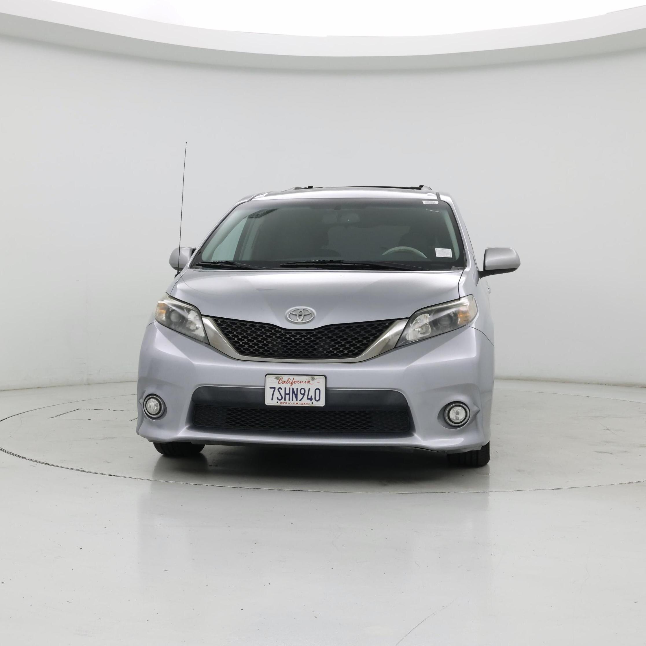 Thumbnail: 2014 Toyota Sienna - 5