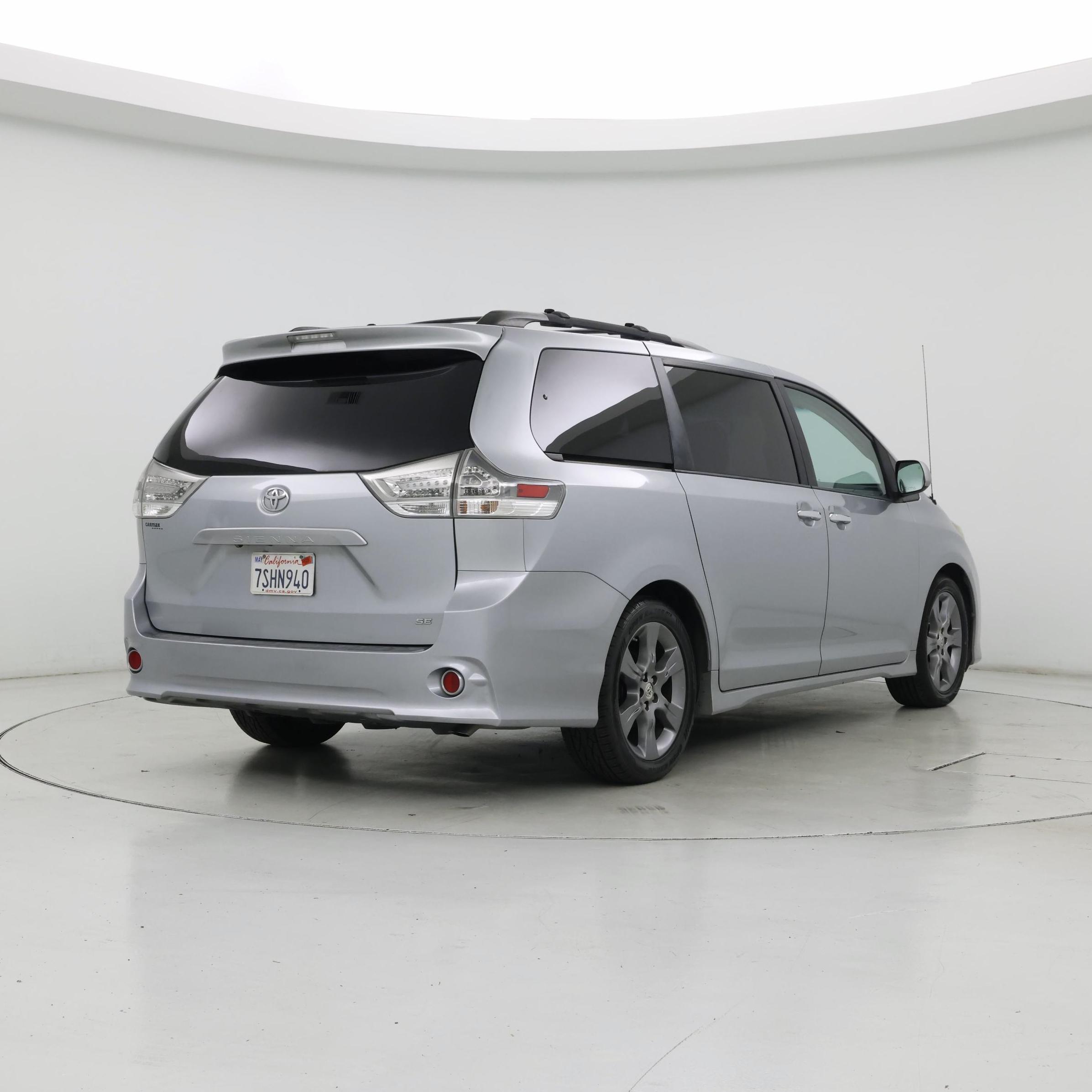 Thumbnail: 2014 Toyota Sienna - 8