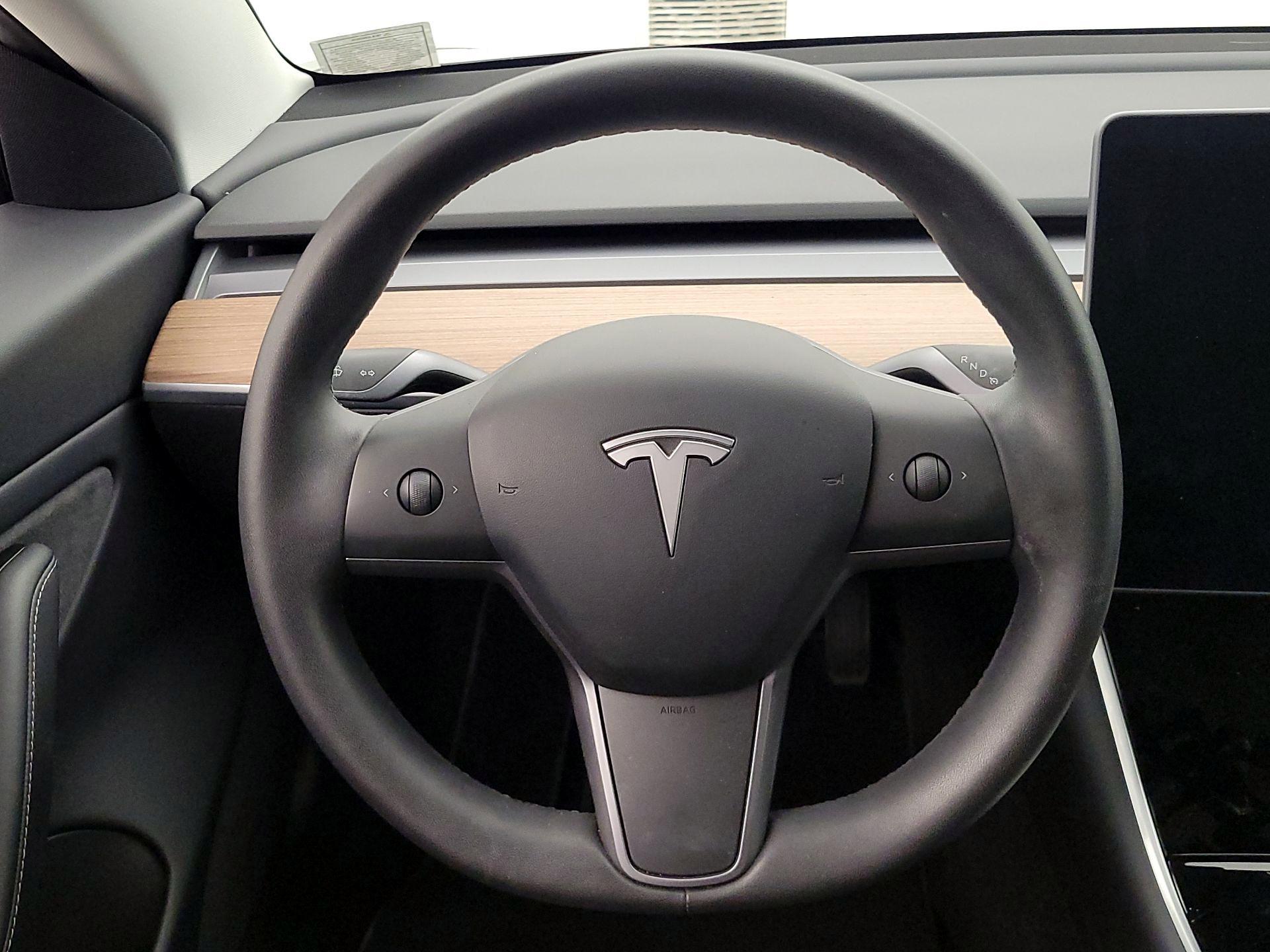 Thumbnail: 2020 Tesla Model 3 - 10