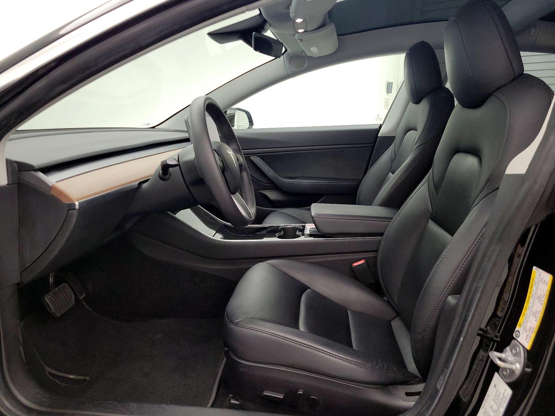 Thumbnail: 2020 Tesla Model 3 - 11